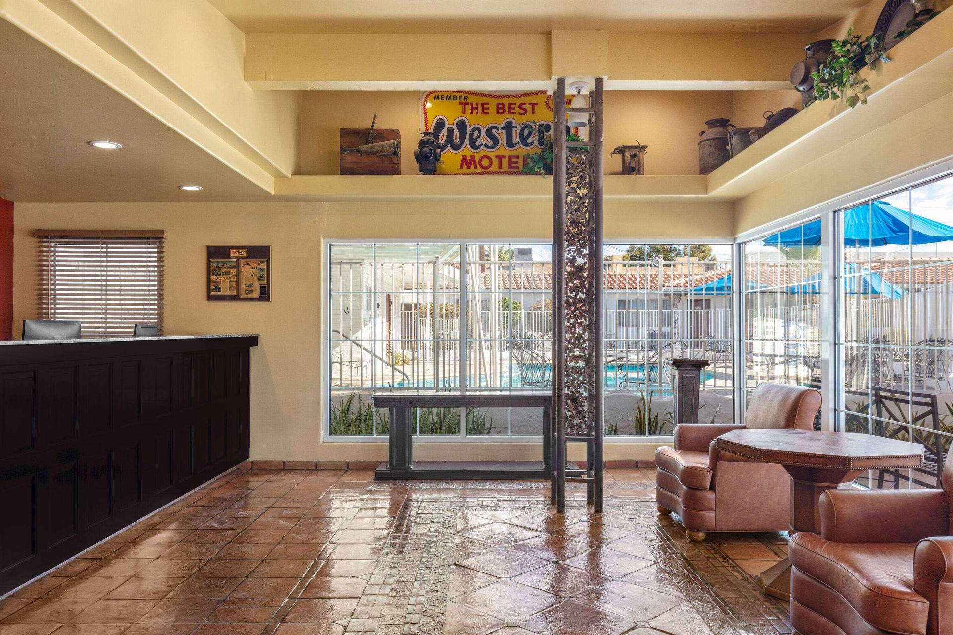 Vista Lobby Historic Coronado Motor Hotel by OYO