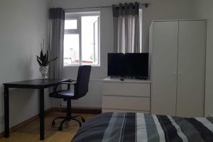 Alquiler Vacacional - Luxury Double bed room next to Tube station - Wembley London