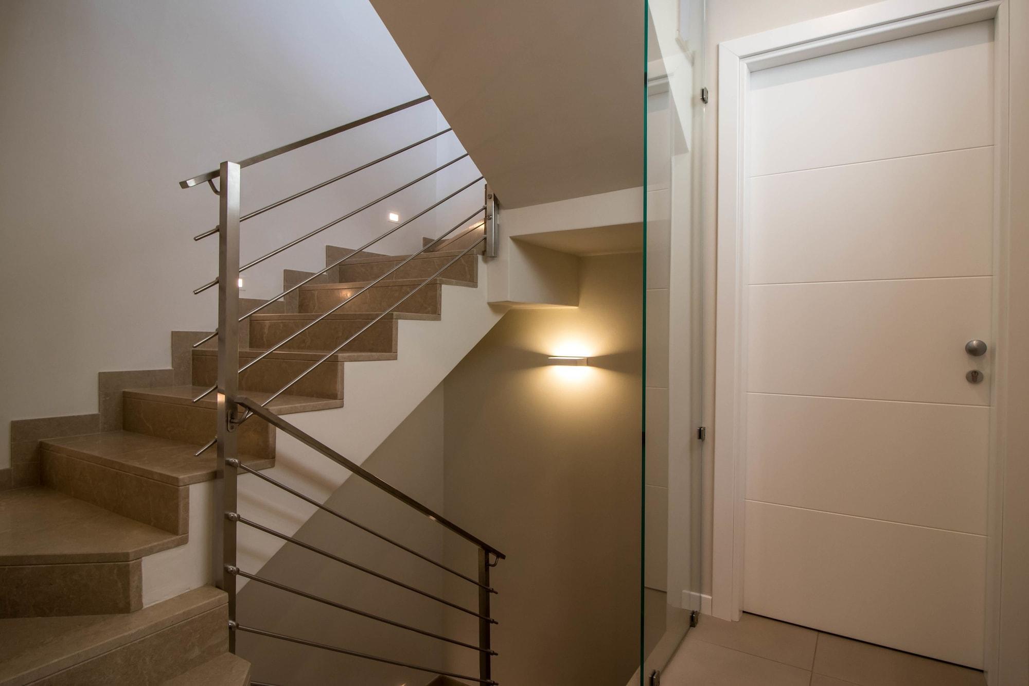 Vista Lobby Balata Bianca