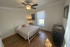 Alquiler Vacacional - Hollywood House sits in a quiet neighborhood.