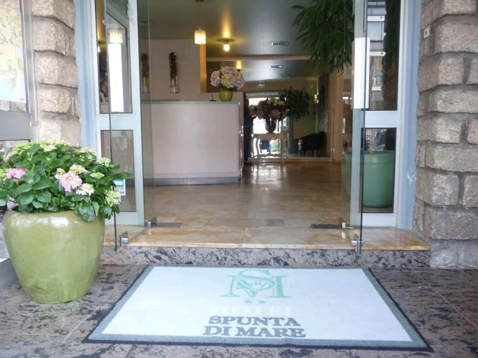 Vista Lobby Spunta Di Mare