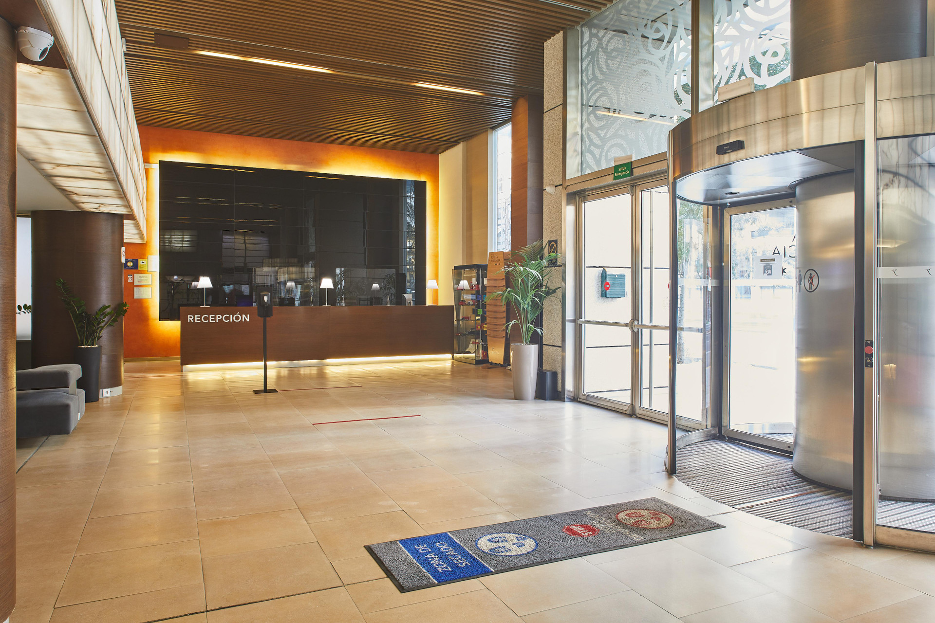 Vista Lobby Hotel Silken Puerta de Valencia
