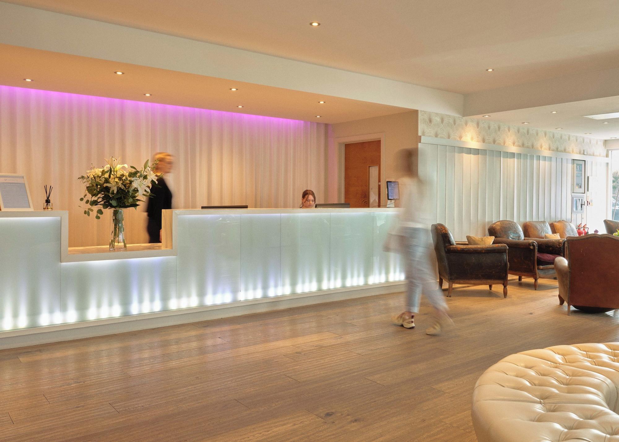 Vista Lobby St Moritz Hotel