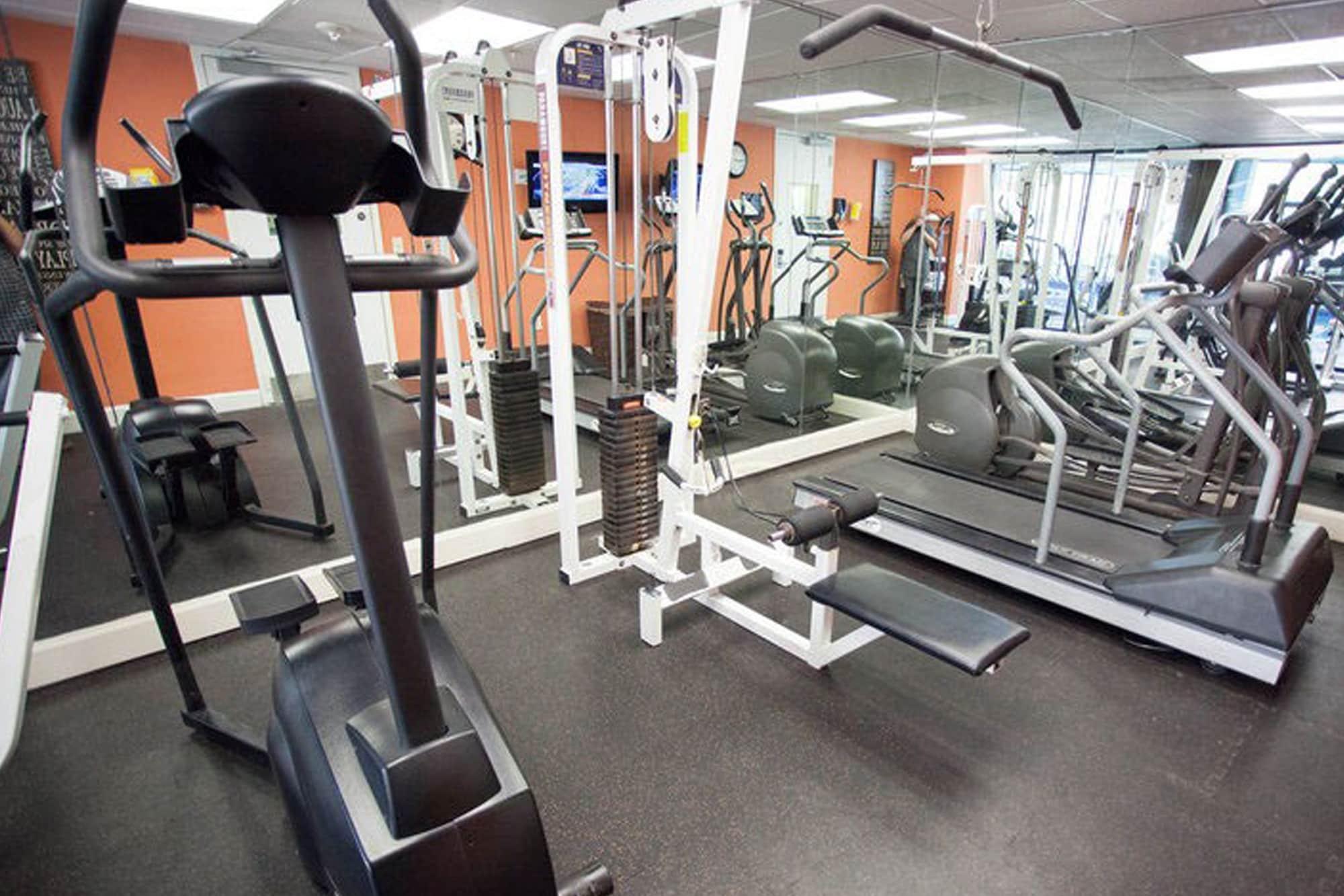 Gimnasio Enclave Hotel & Suites Orlando, a staySky Hotel & Resort