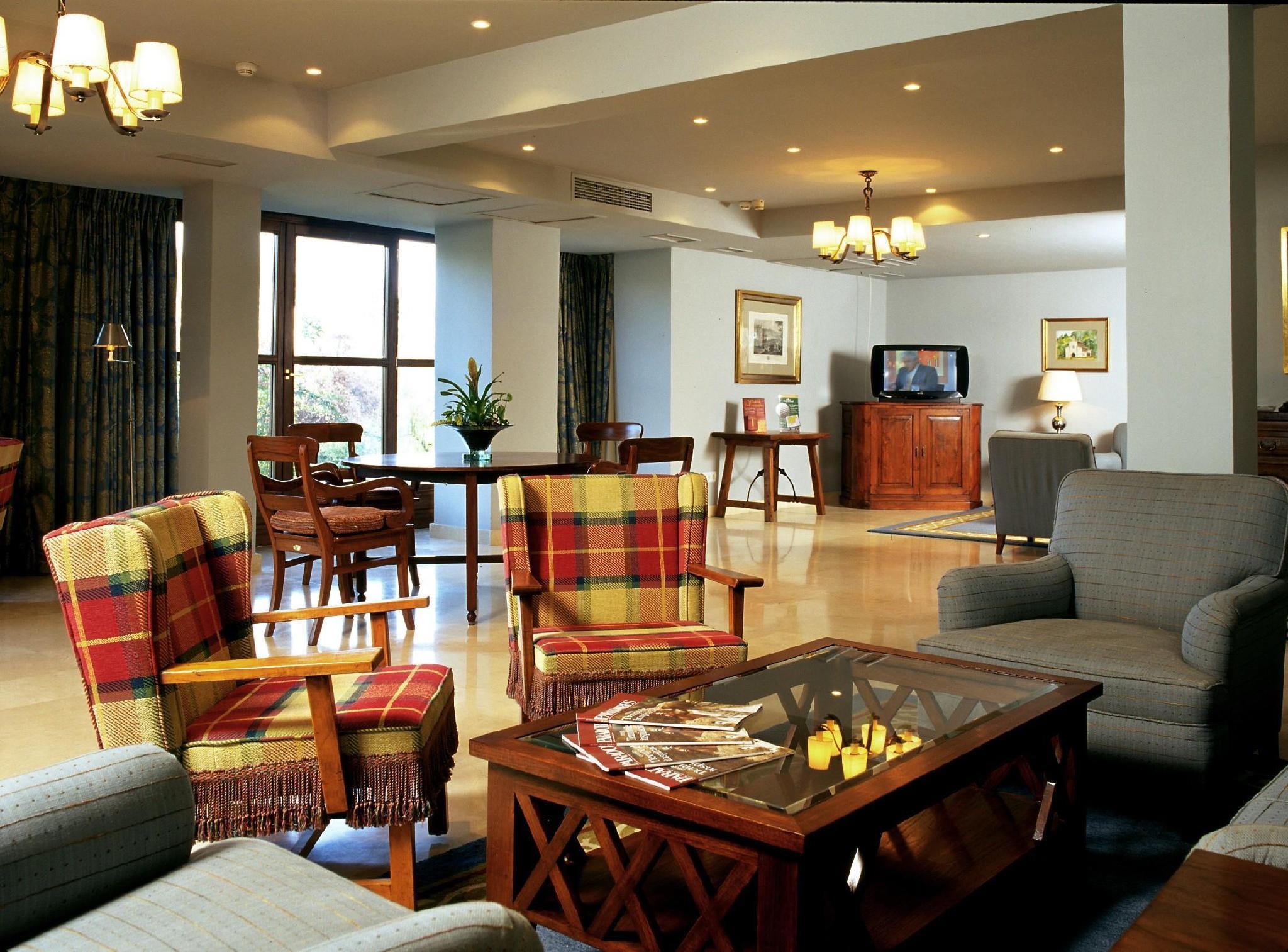 Vista Lobby Parador De Gijon