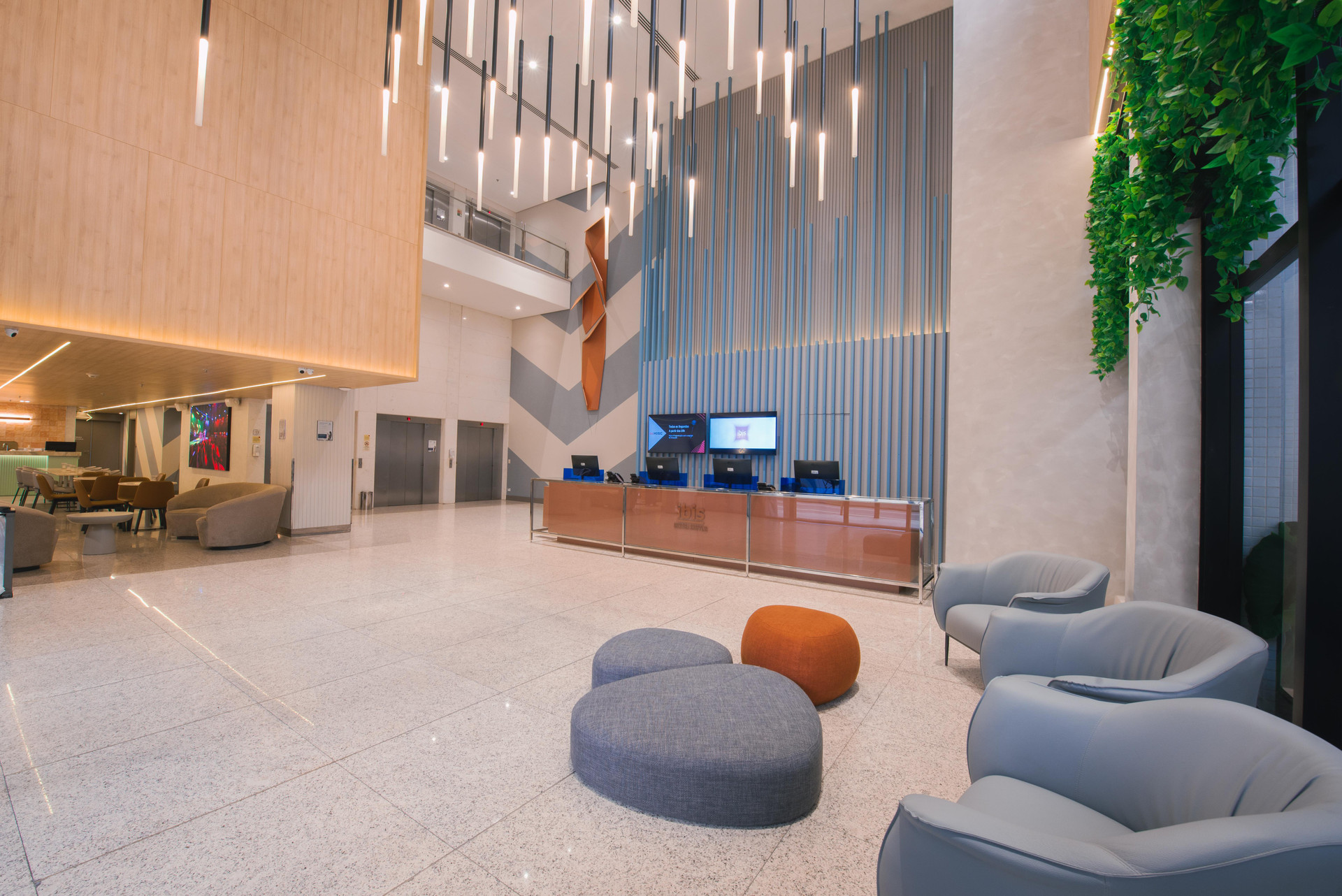 Vista Lobby Hotel ibis Curitiba Shopping