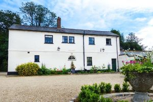 Alquiler Vacacional - Beautiful two storey house set in a charming courtyard