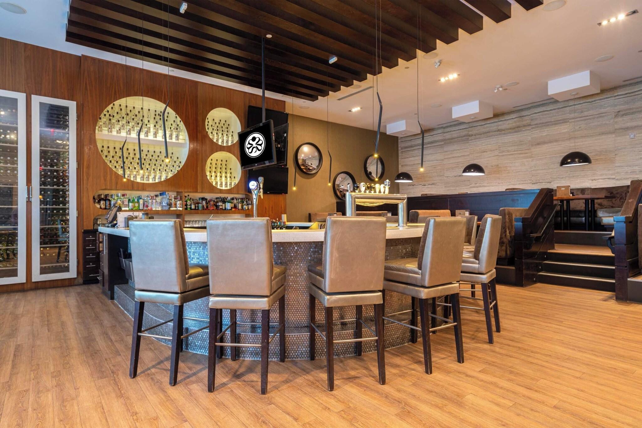 Bar/Salón Sandman Signature Edmonton South Hotel