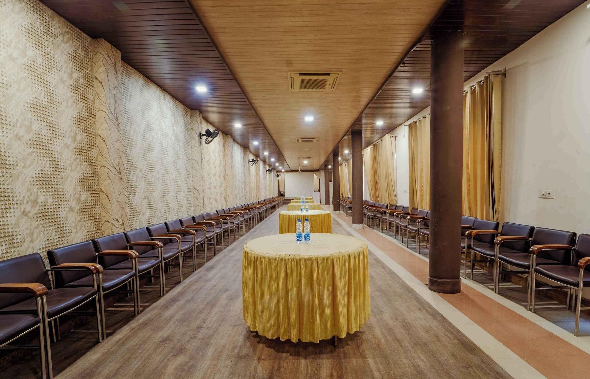 Salón de Baile The Royal Paradise Resort and Salt Yard