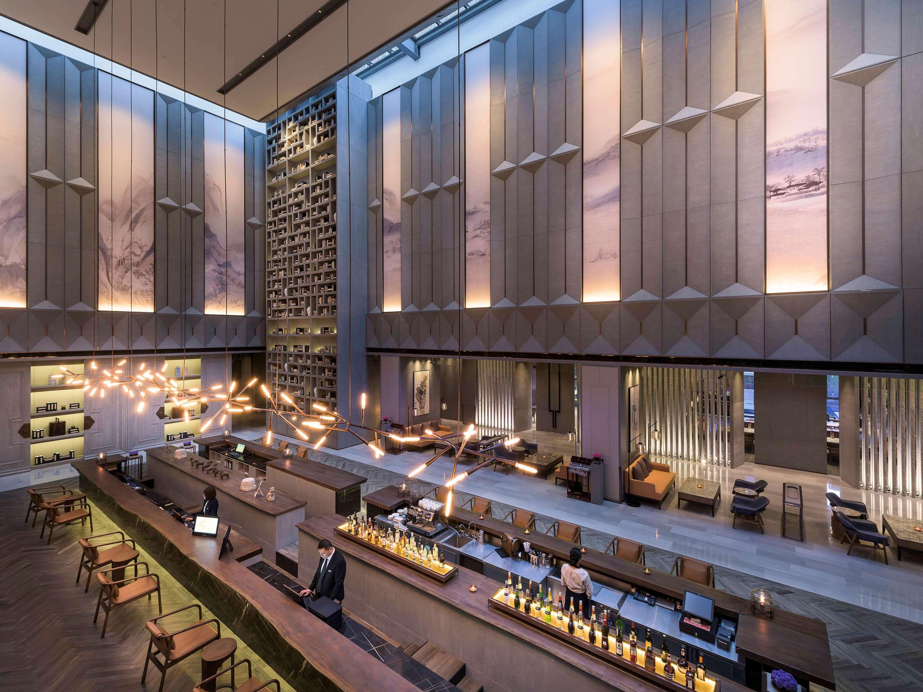 Vista Lobby Novotel Shanghai Clover