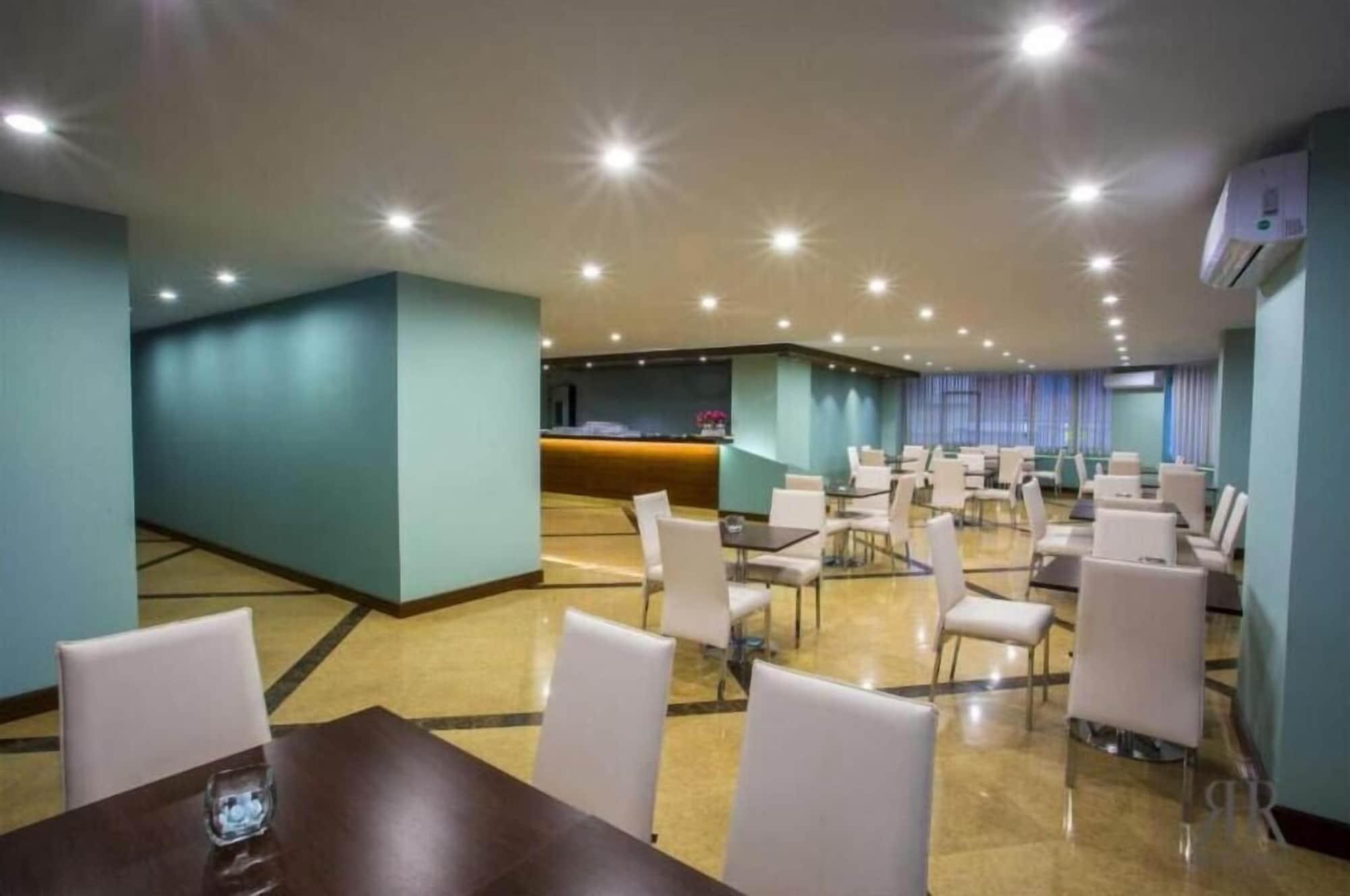 Restaurant Roles Hotel