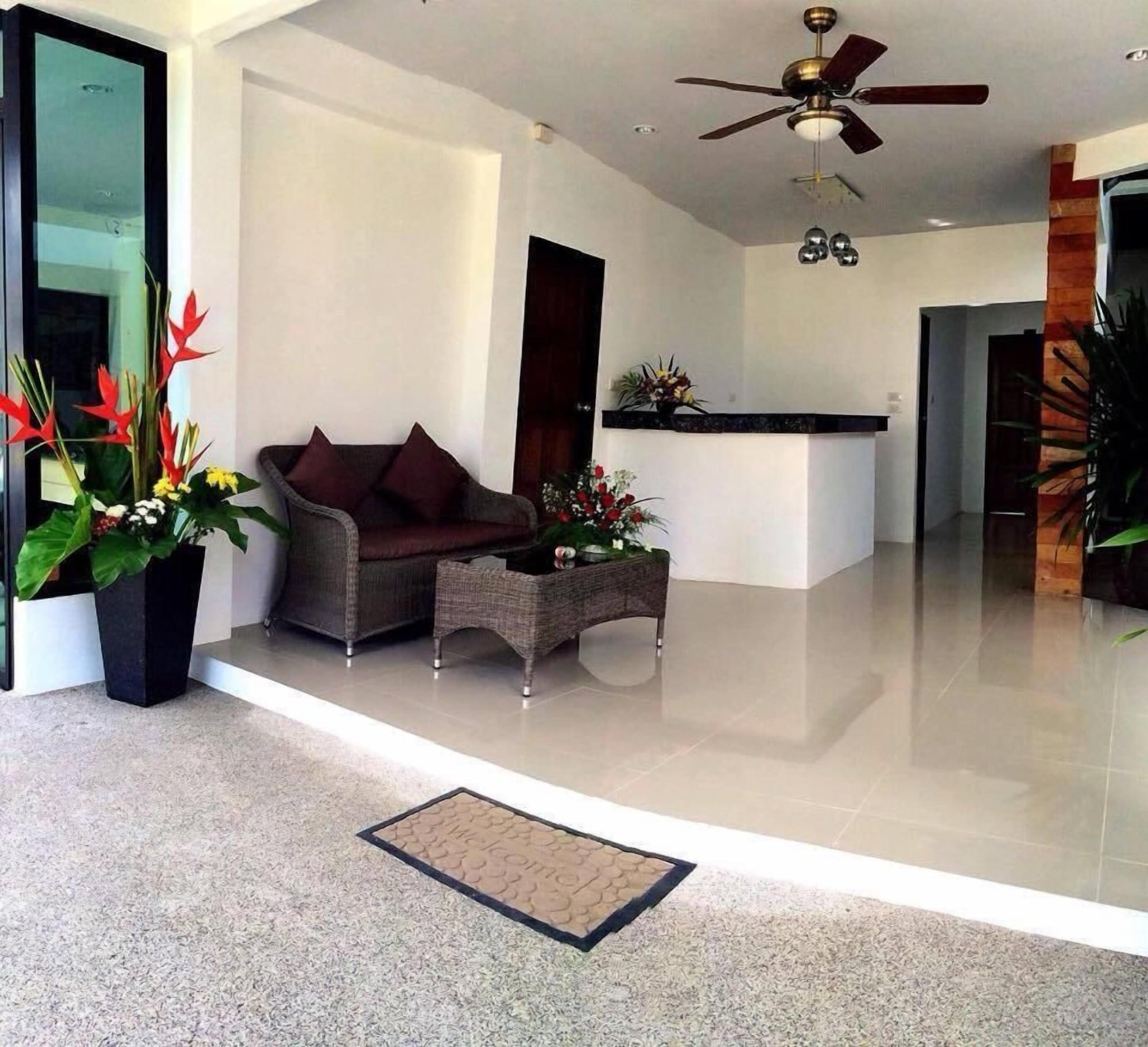 Habitación The Seashore Kamala Service Apartment