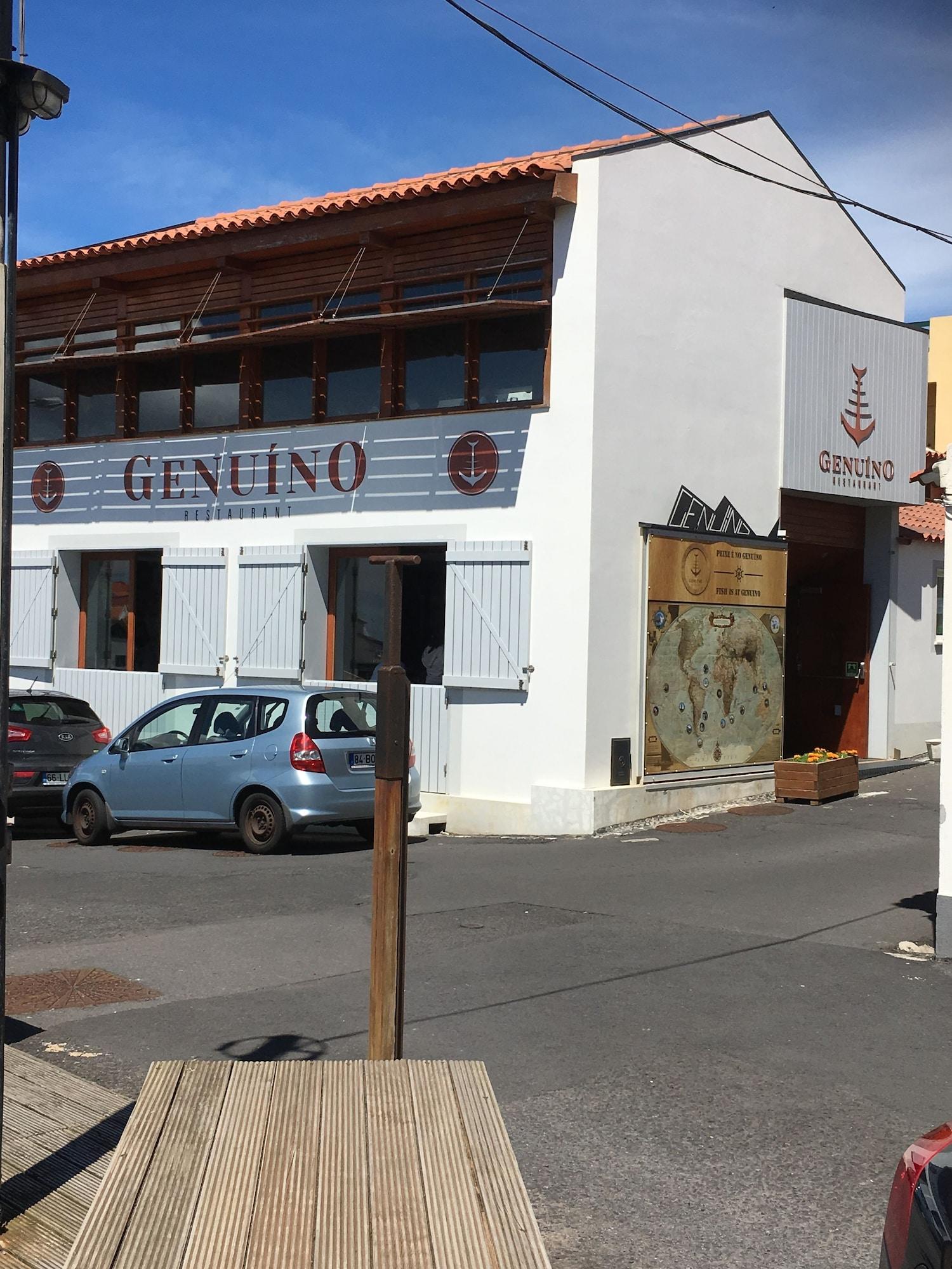 Restaurant Porto Pim Bay