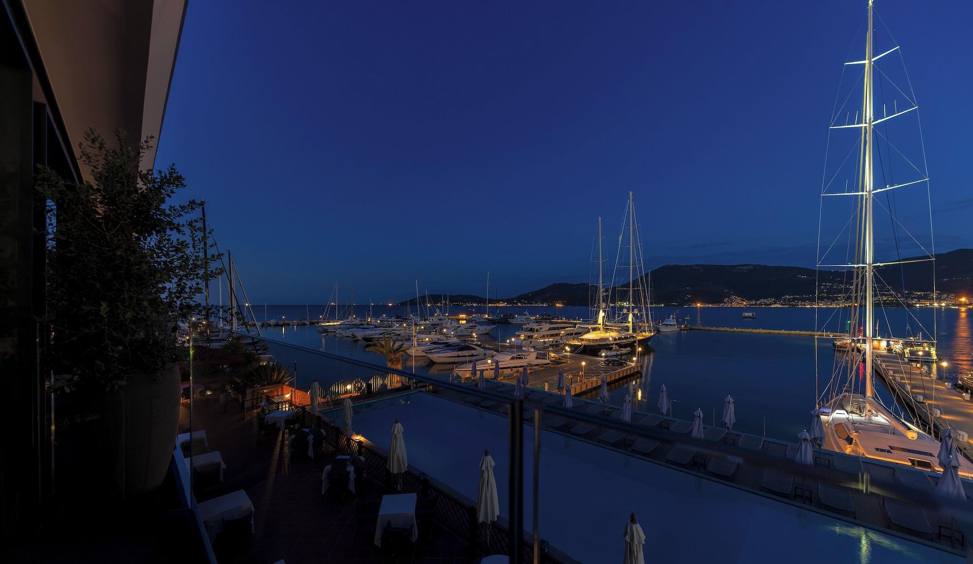 Vista Exterior Porto Lotti Suite Hotel