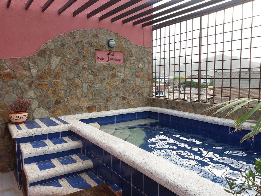 Vista Piscina Hotel Calle Santodomingo
