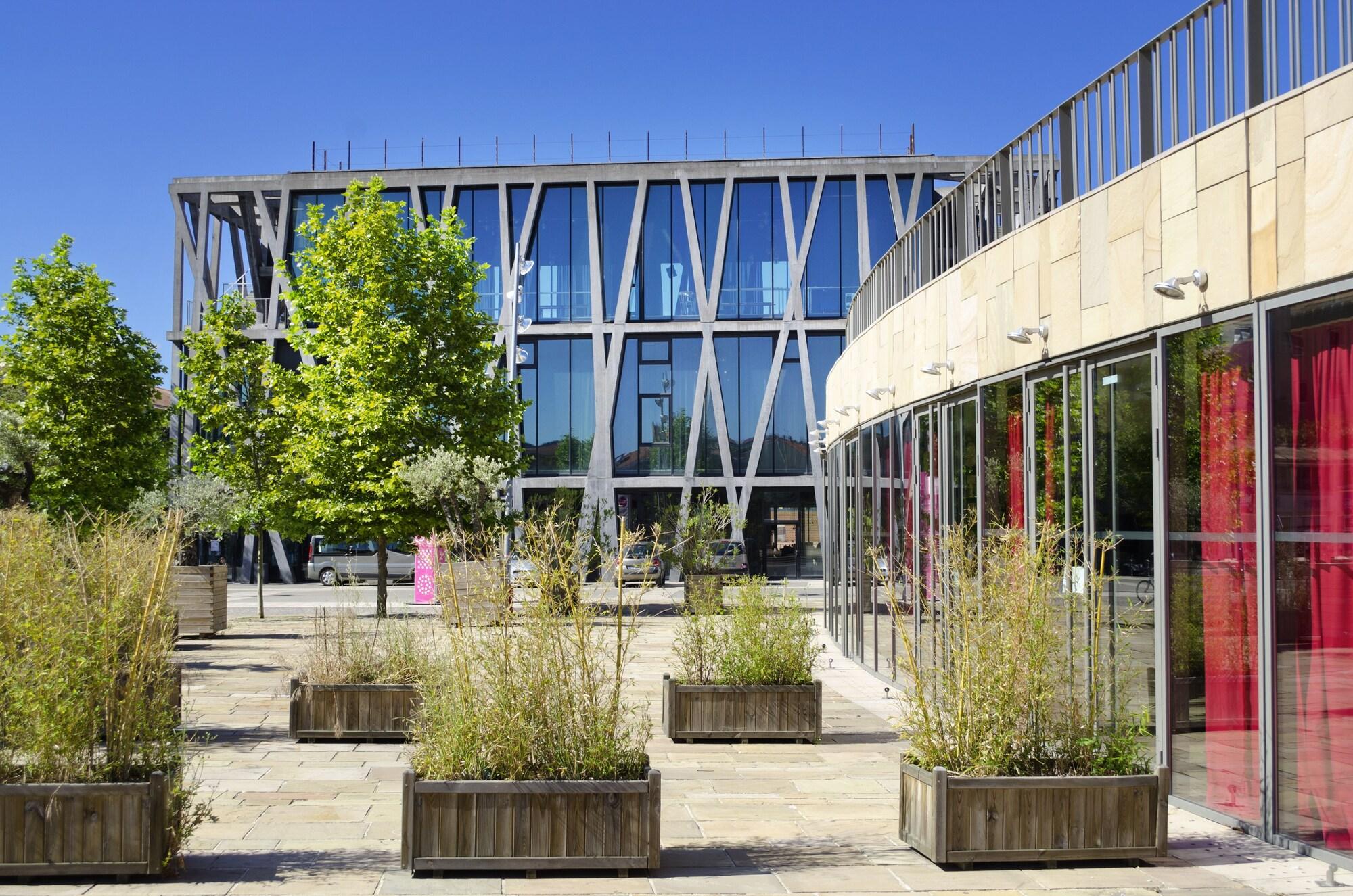 Vista Exterior Hotel Novotel Aix en Provence Pont de l'Arc Fenouillères