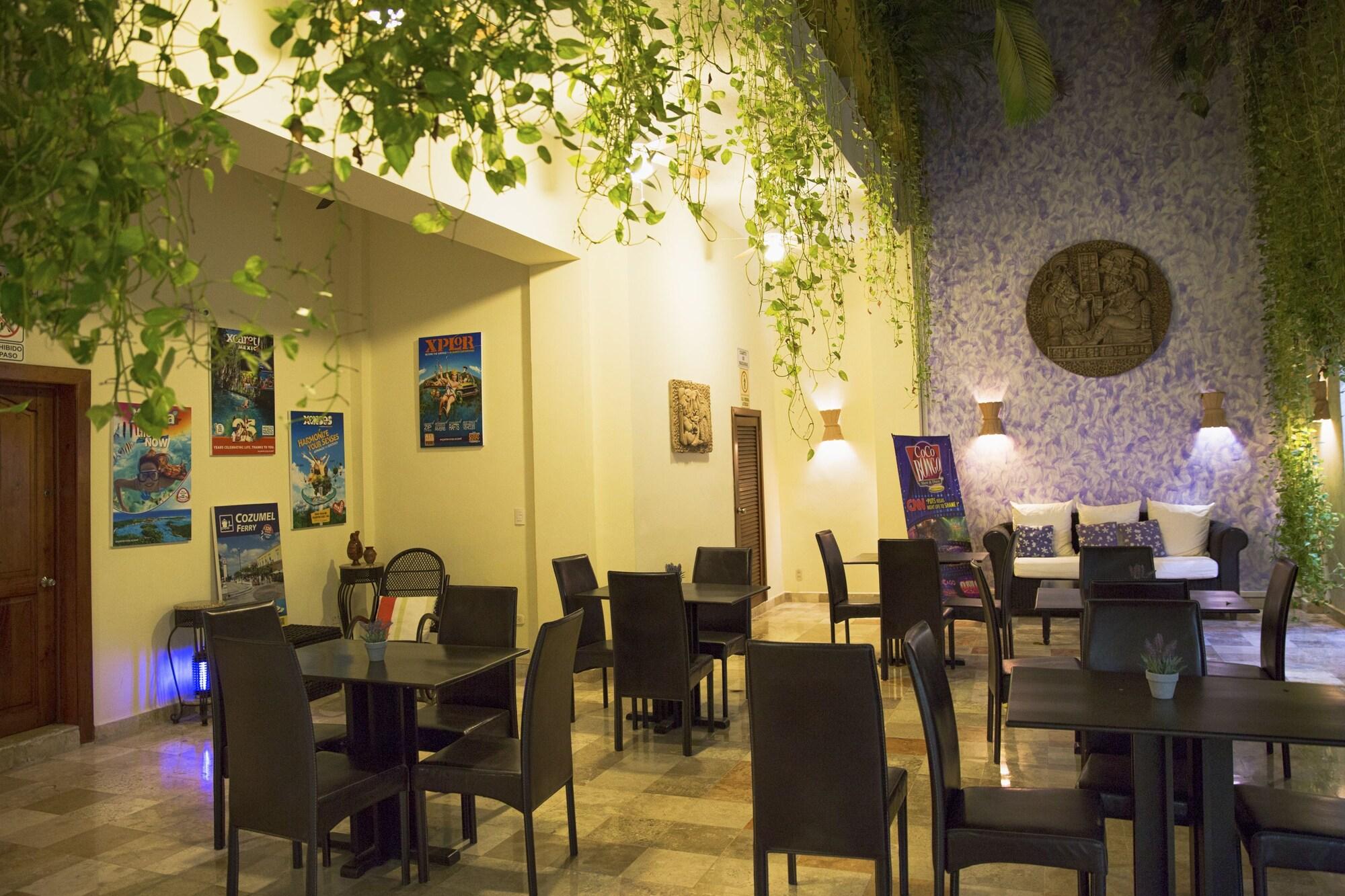 Restaurant Hotel Los Itzaes by 5th av