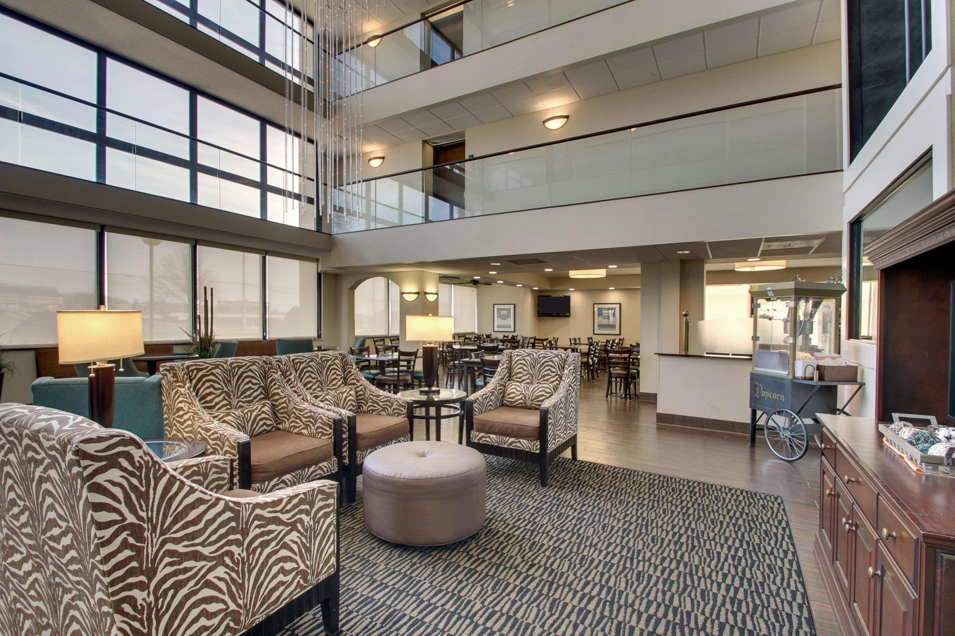 Vista Lobby Drury Inn & Suites Cape Girardeau