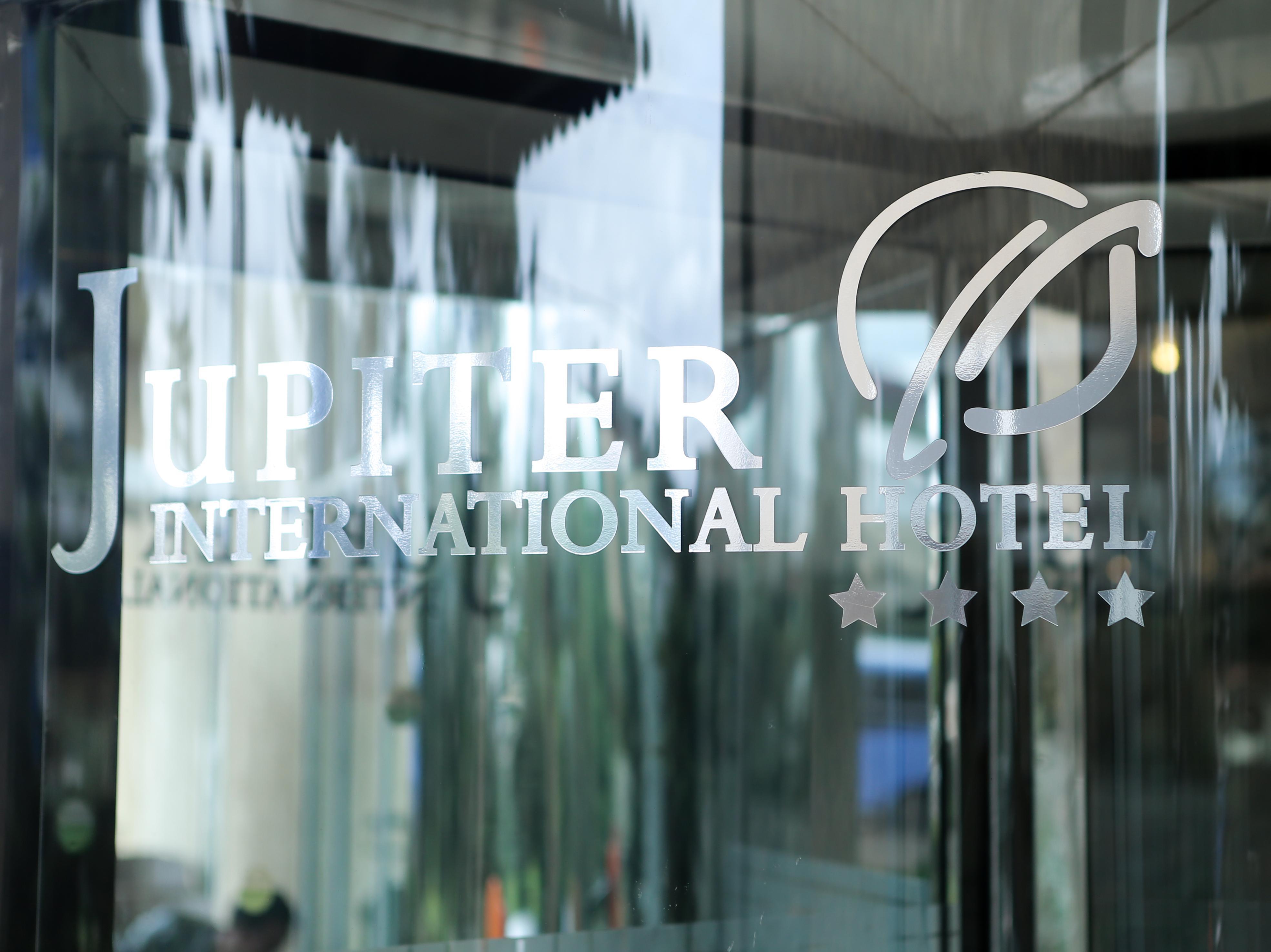 Vista Exterior Jupiter International Hotel Cazanchis