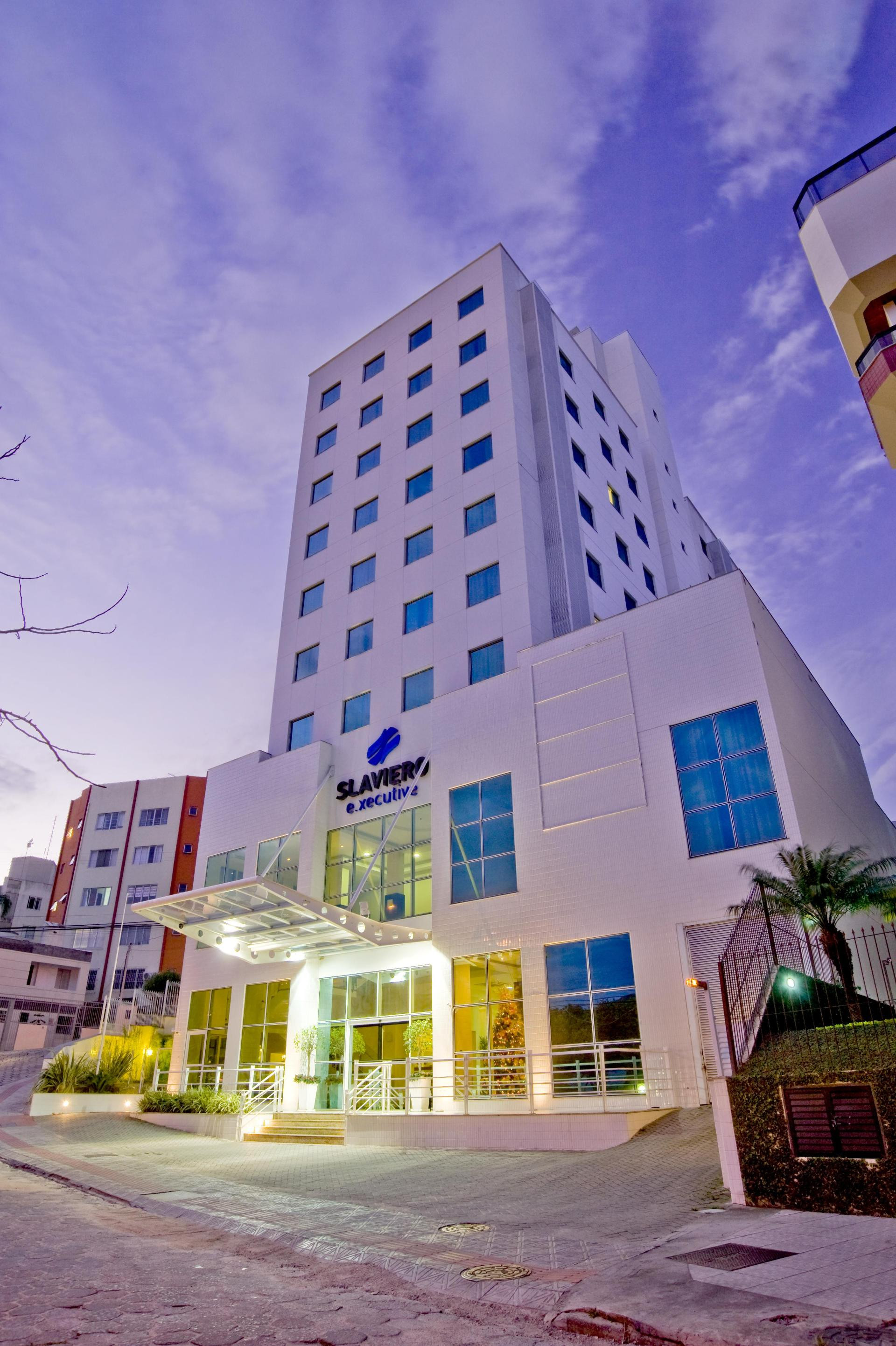 Vista Exterior Trindade Hall