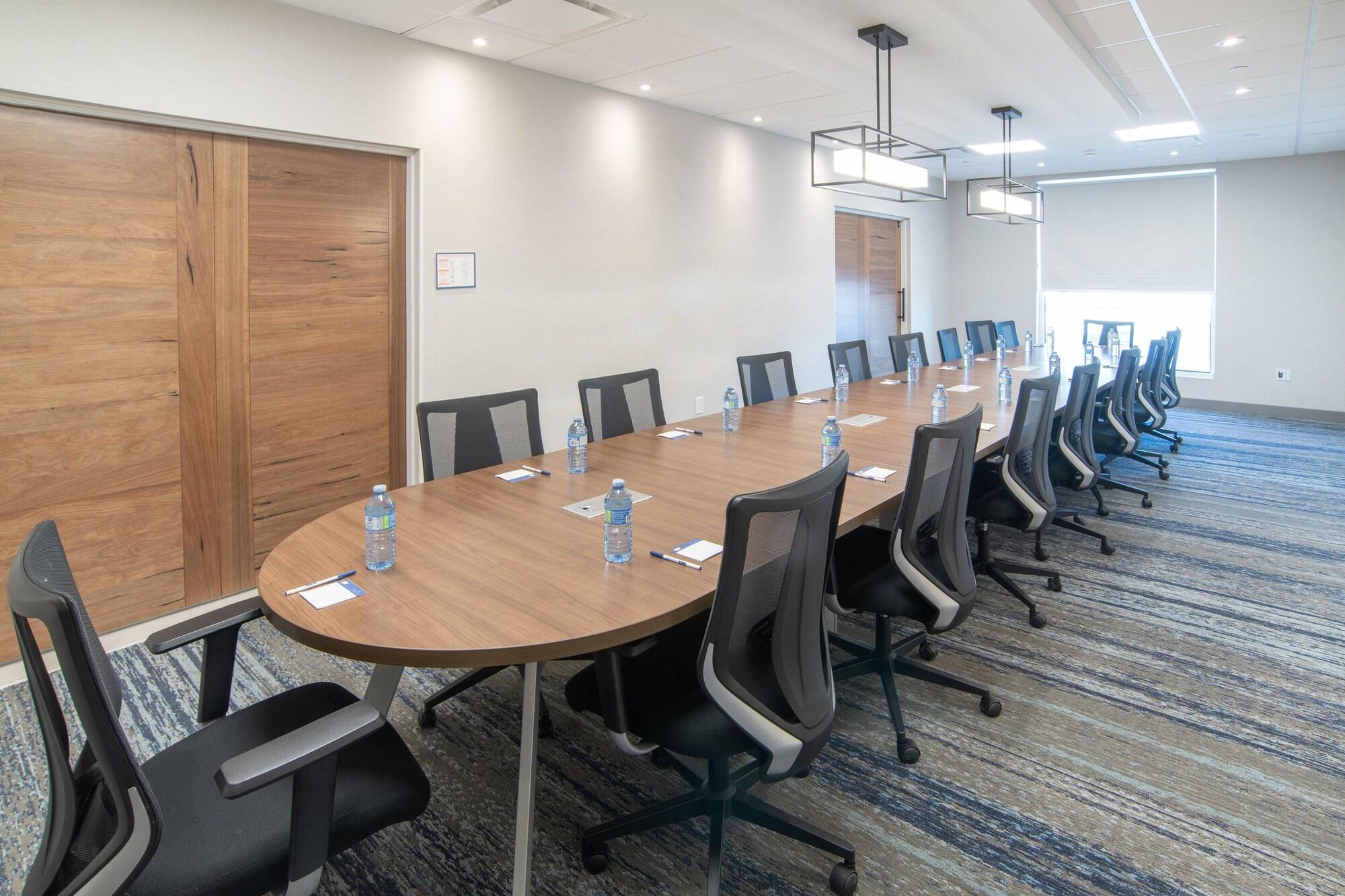 Sala de Reuniones Holiday Inn Express and Suites Moose Jaw by IHG