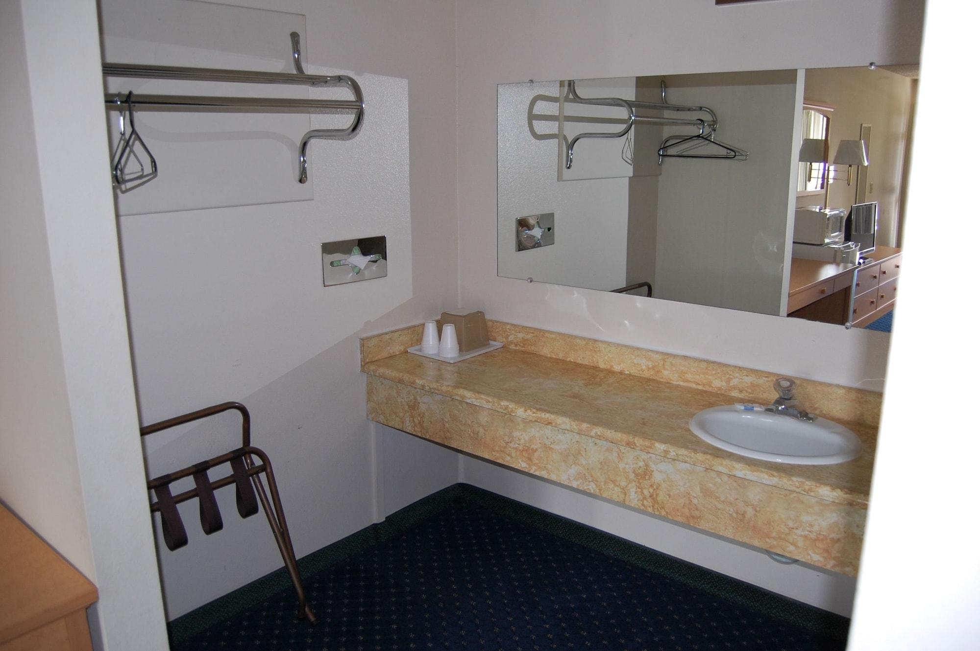 Equipamiento de Habitación Western Inn Lakewood Tacoma