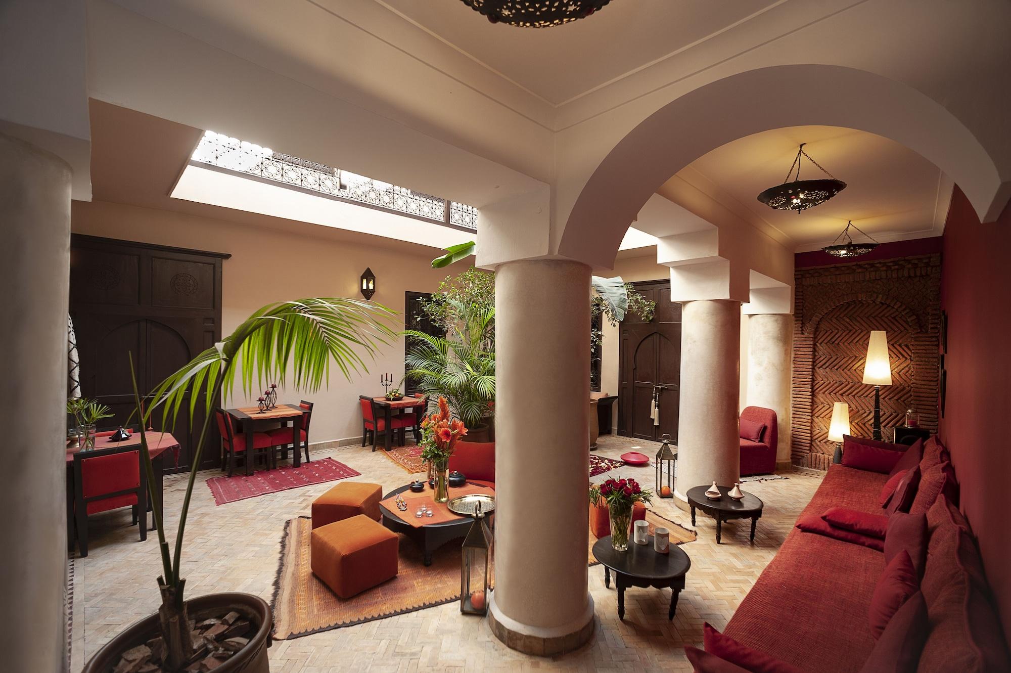 Varios Riad Boussa