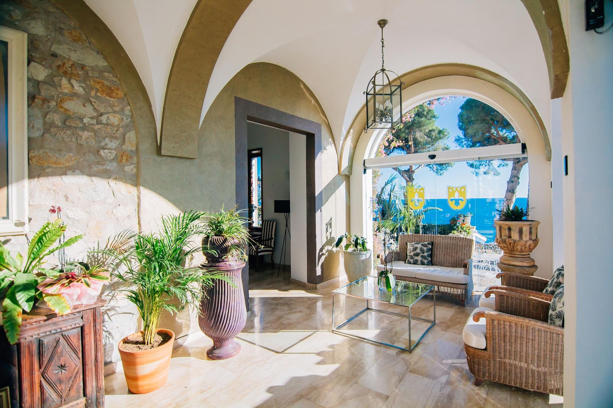 Vista Lobby Hotel Roger de Flor Seleqtta