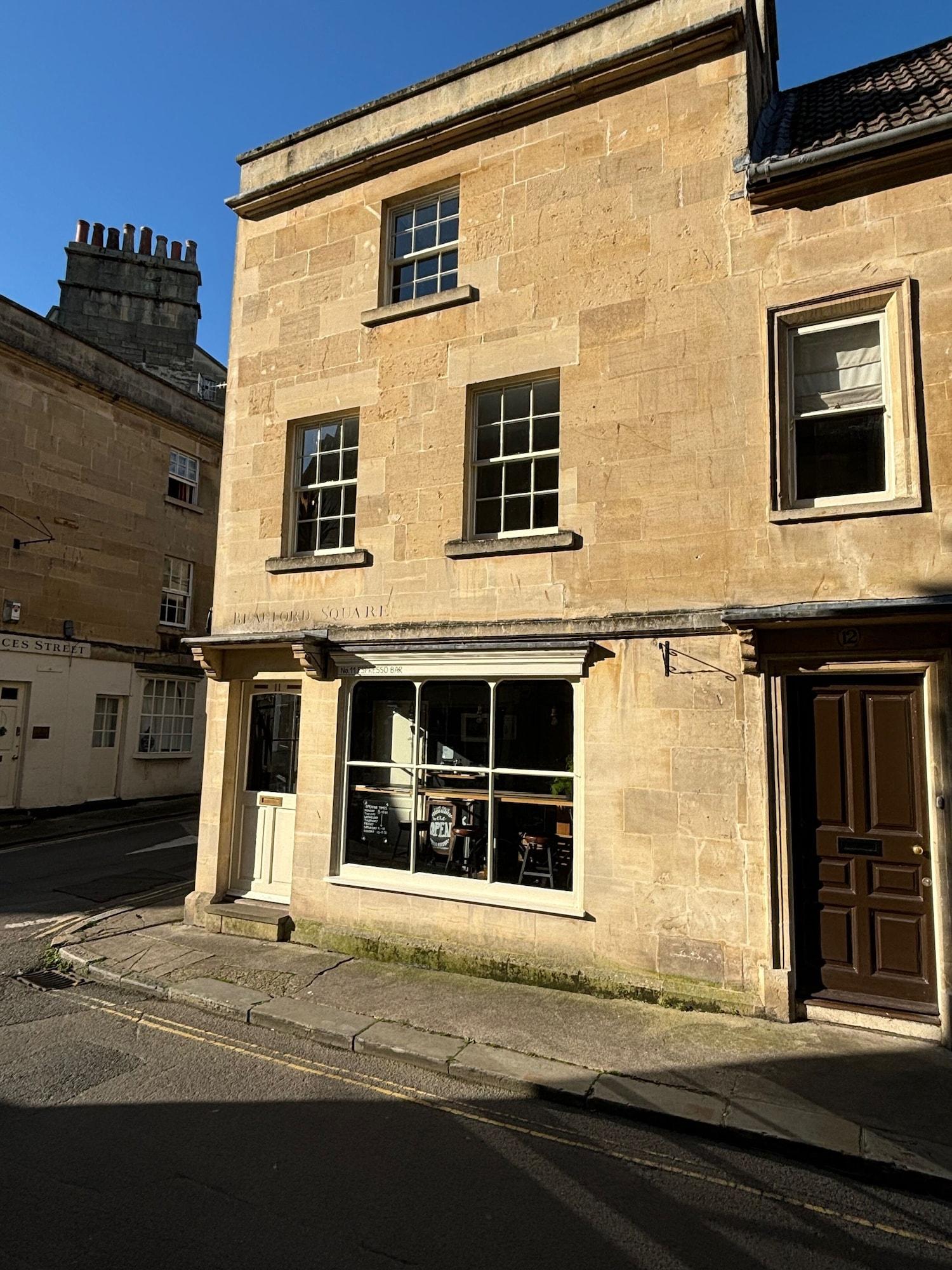 Varios Princes Street Townhouse