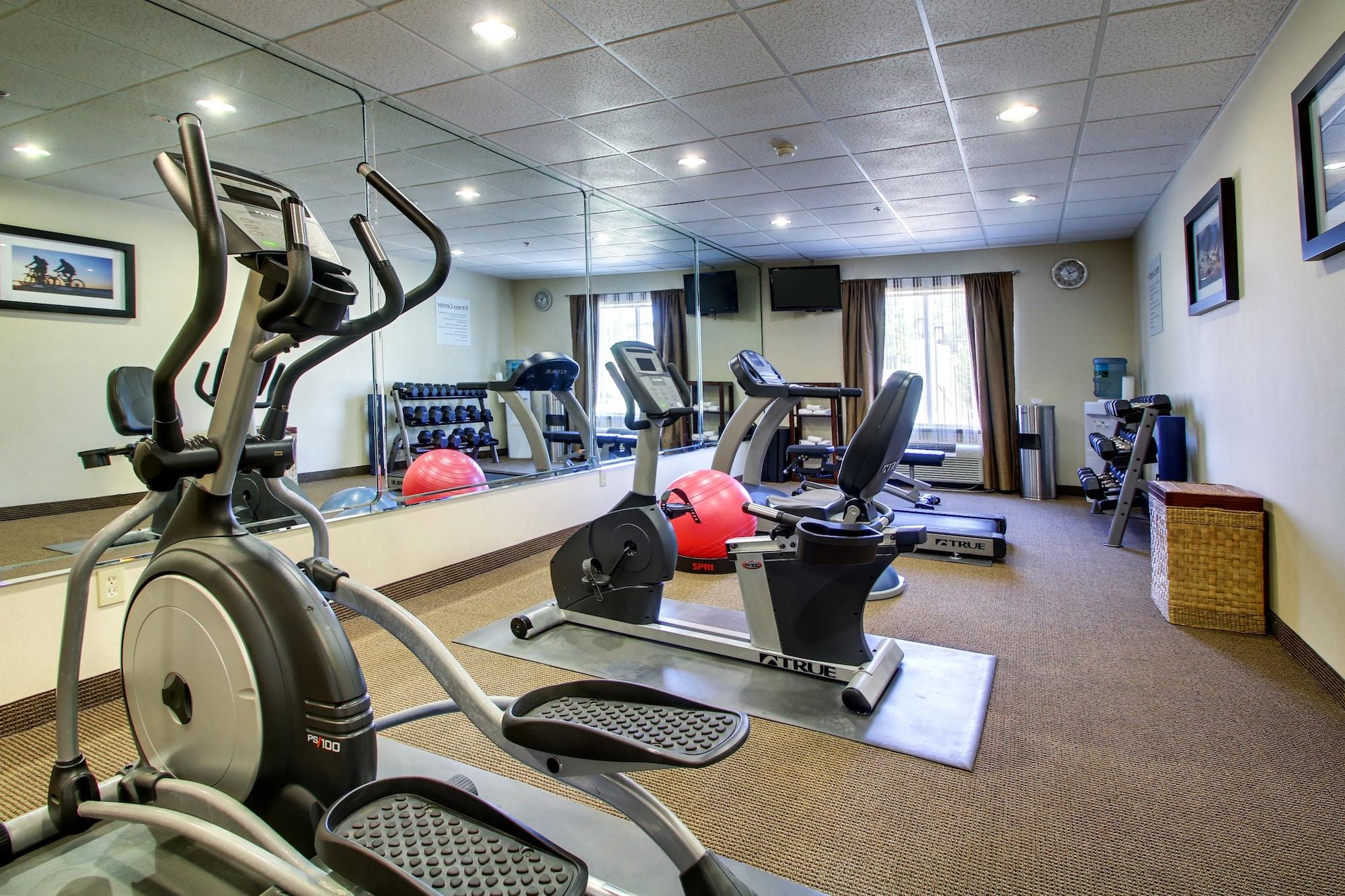 Gimnasio Holiday Inn Express Hotel & Suites LIVE OAK by IHG
