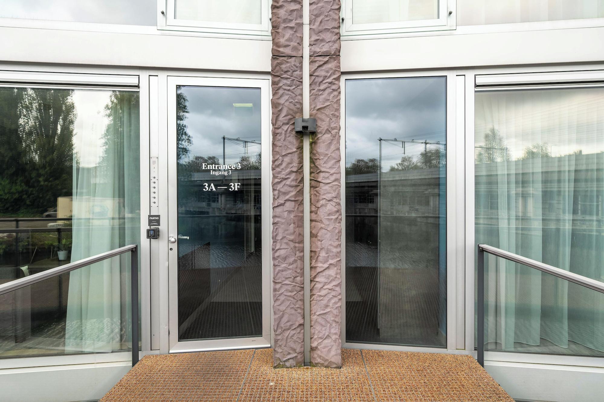 Vista Exterior YAYS Amsterdam Prince Island by Numa