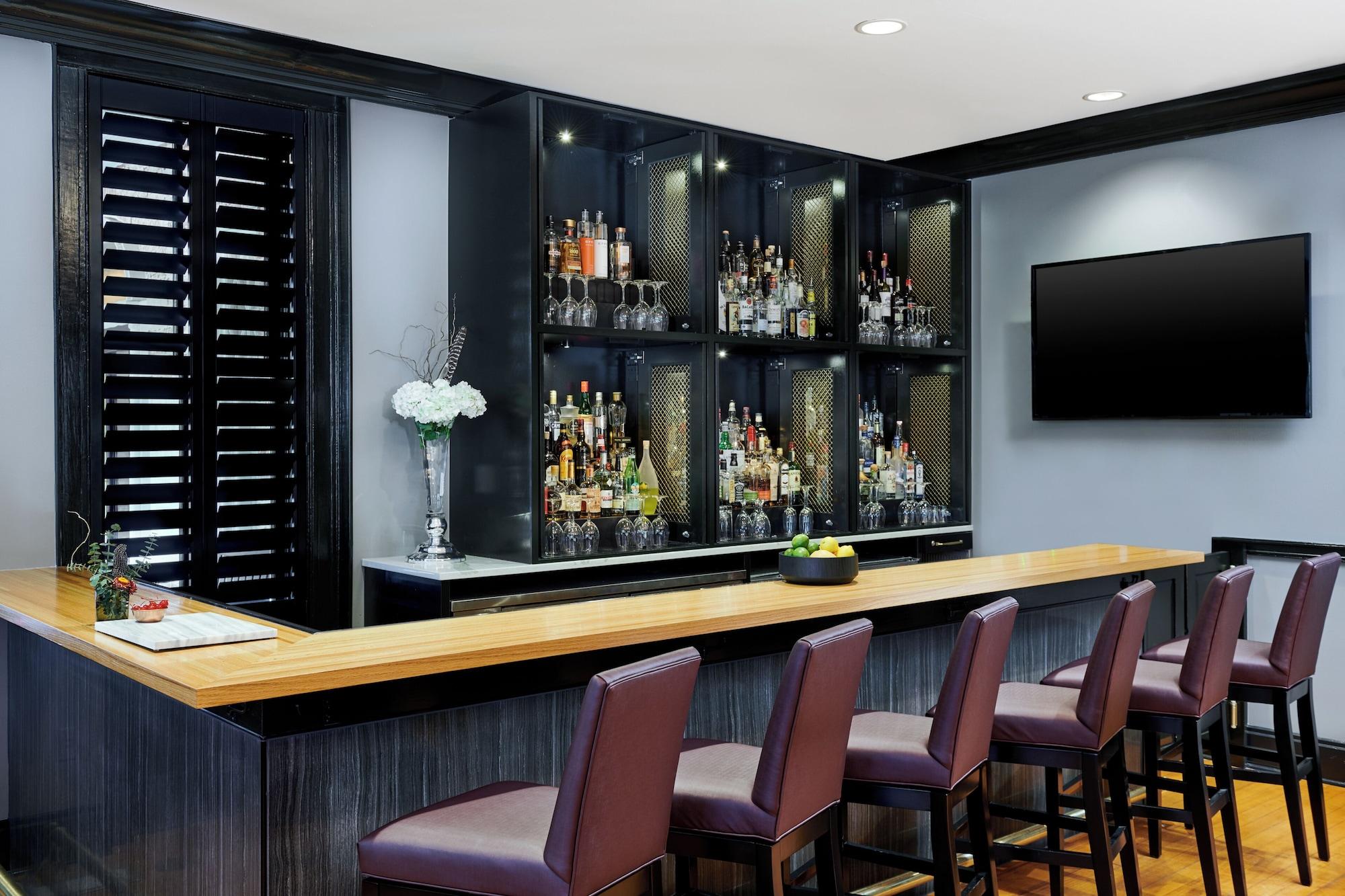 Bar/Salón Inn at Carnall Hall