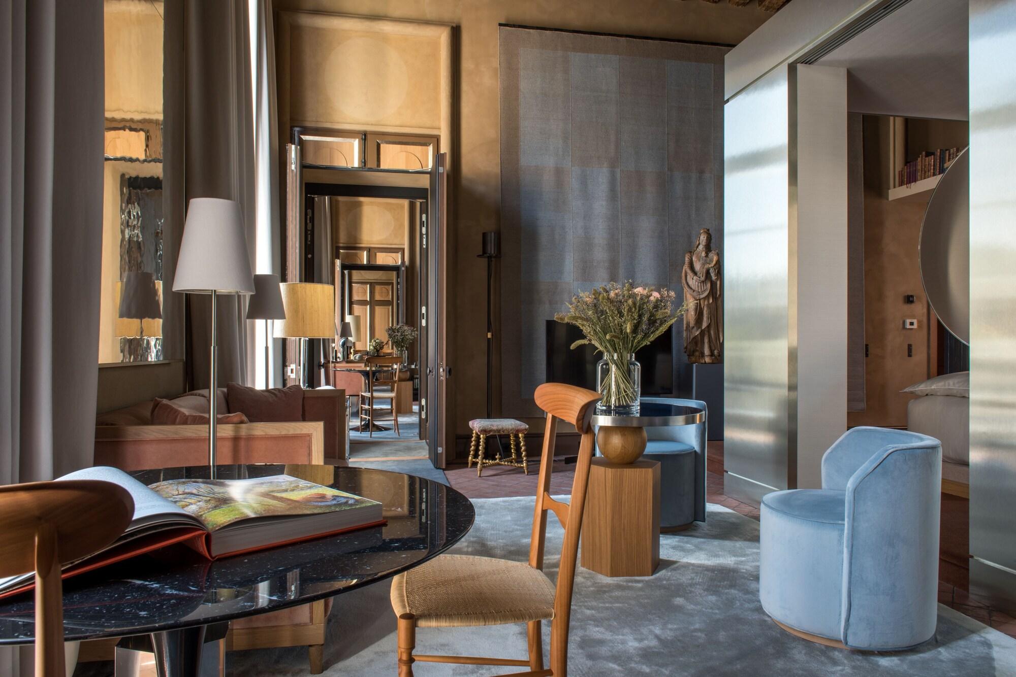 Varios Cour des Vosges - Evok Collection