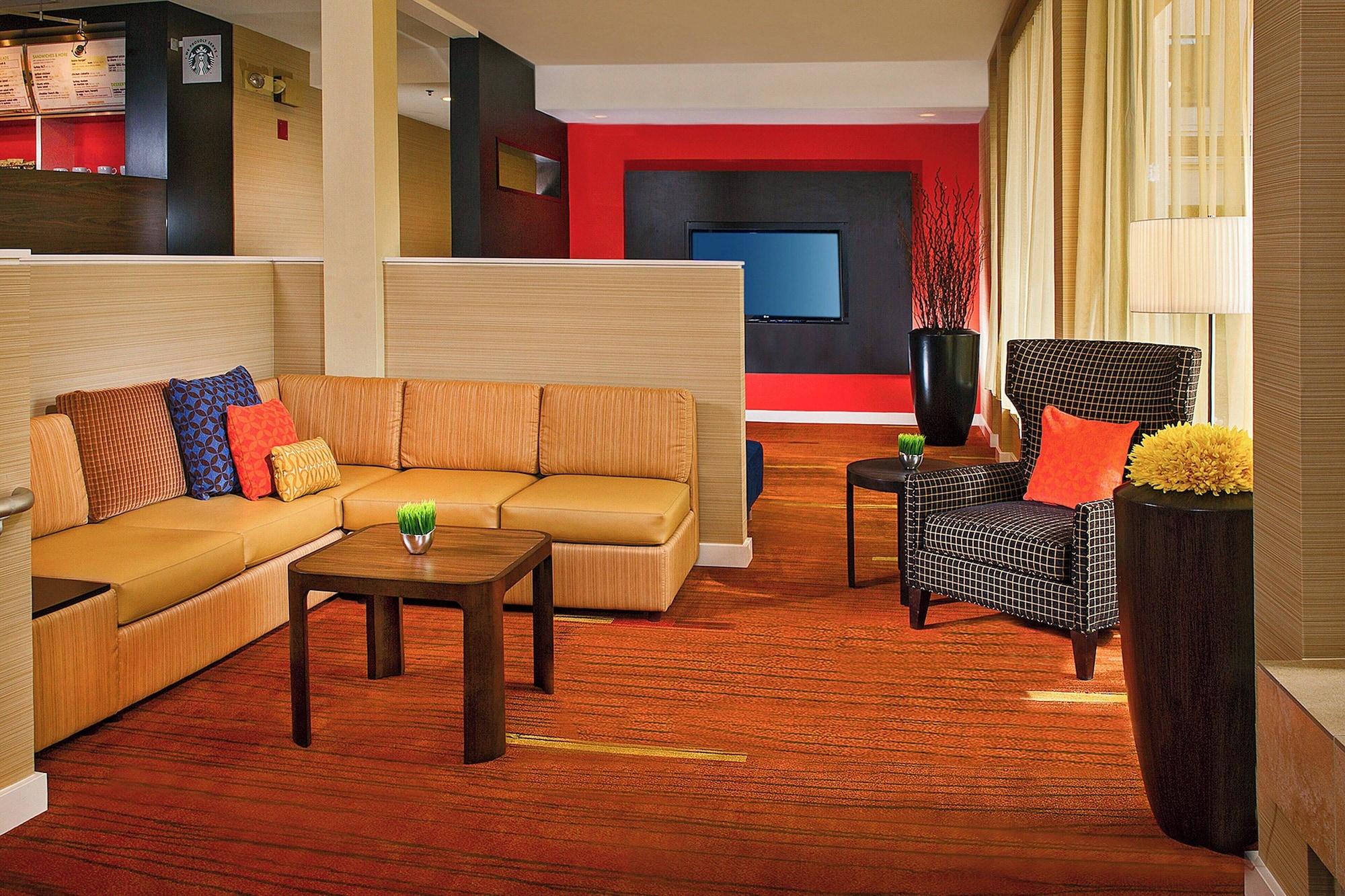 Vista Lobby Courtyard by Marriott Manassas Battlefield Park