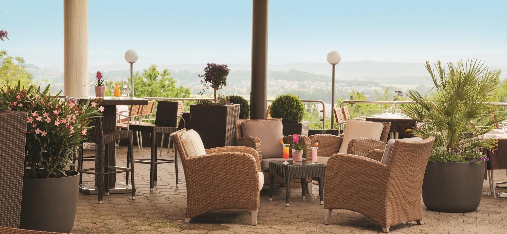 Bar/Salón Mövenpick Hotel Egerkingen