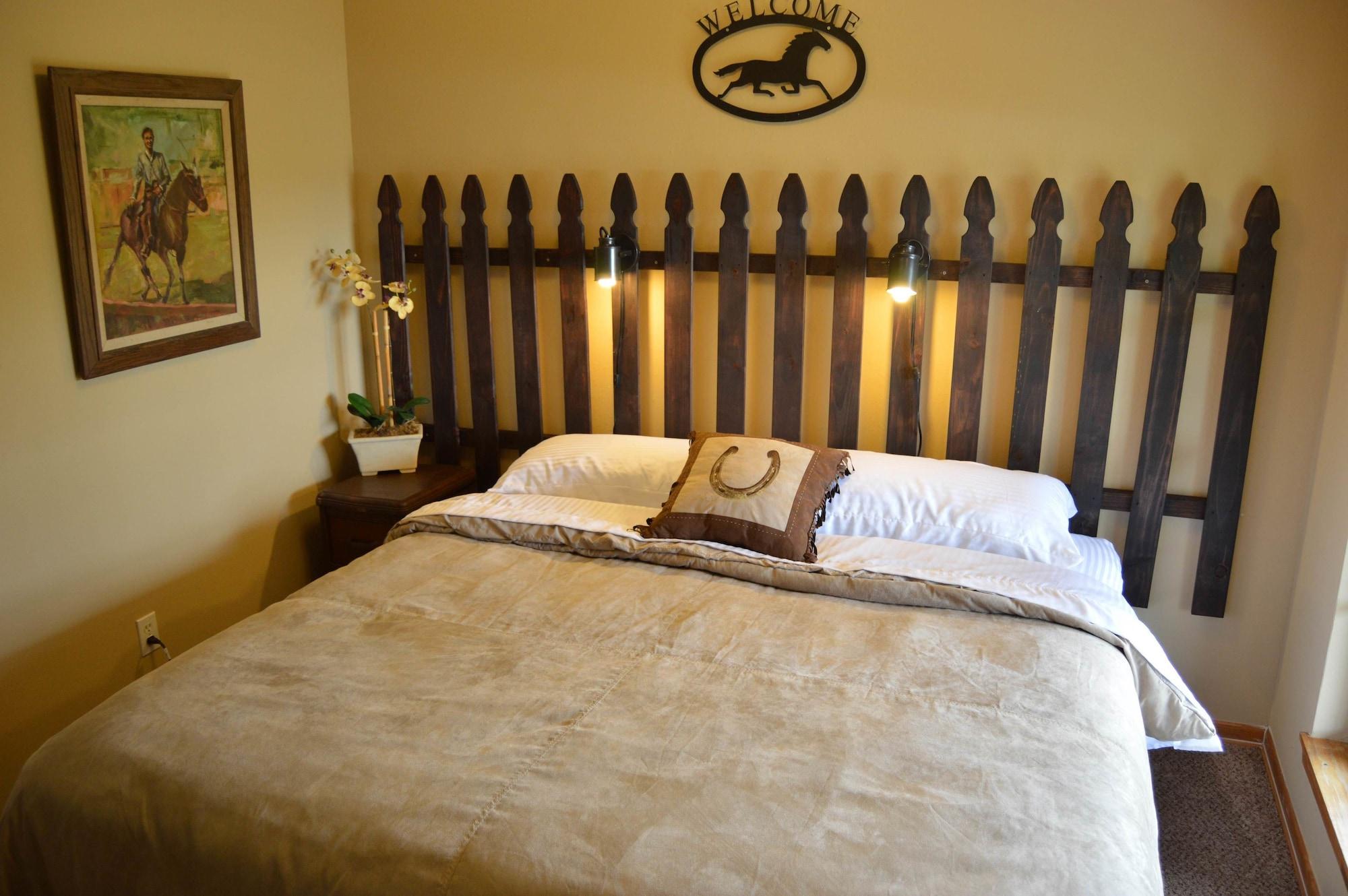 Varios Night Bird Ranch