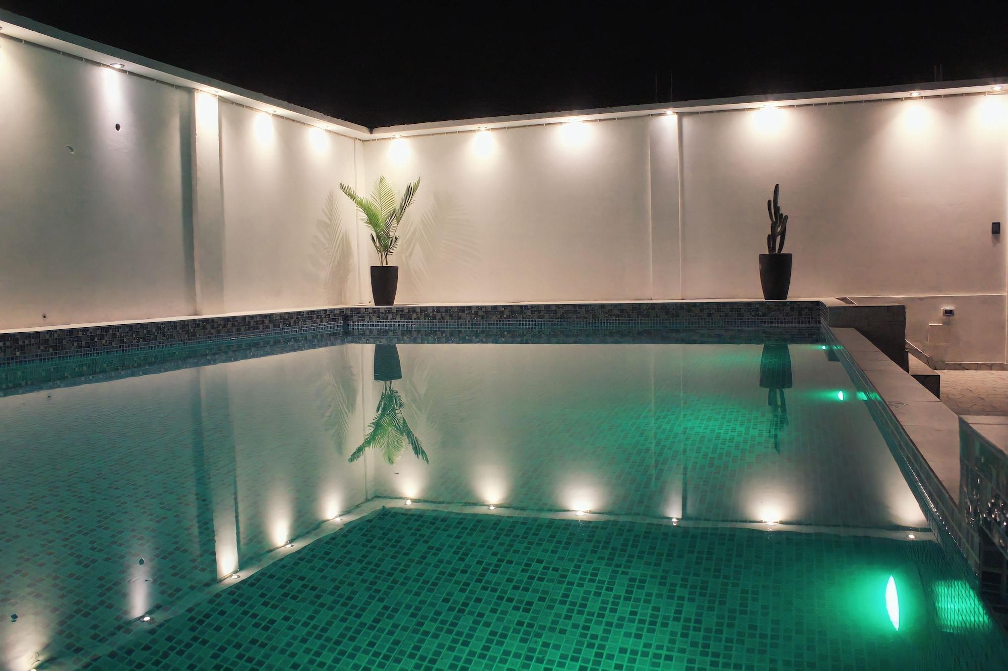 Vista Piscina Dmilez Hotel