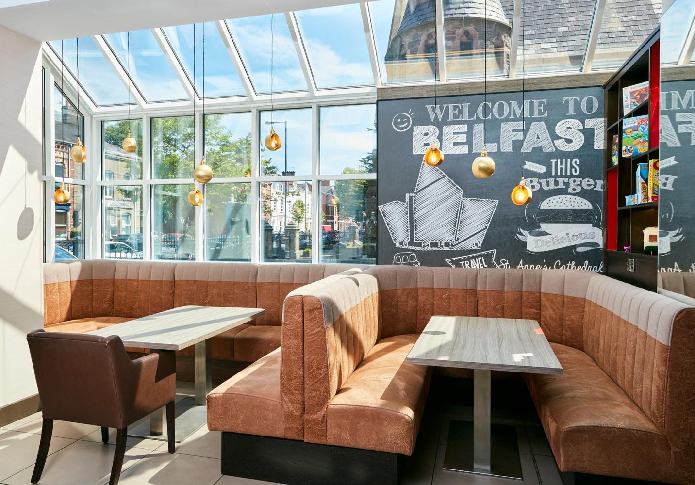 Vista Lobby ibis Belfast Queens Quarter