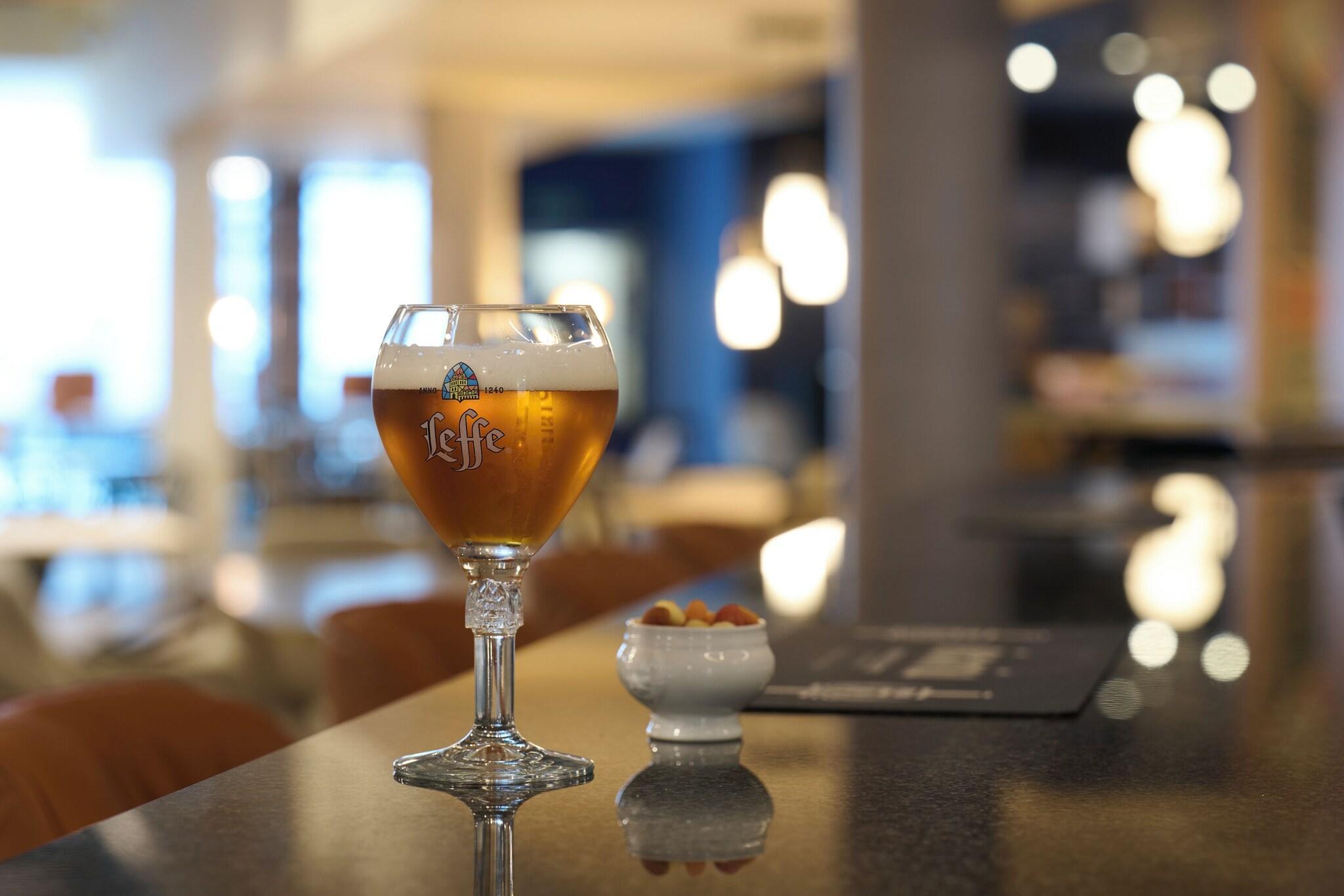 Bar/Salón Novotel Ieper Centrum Flanders Fields