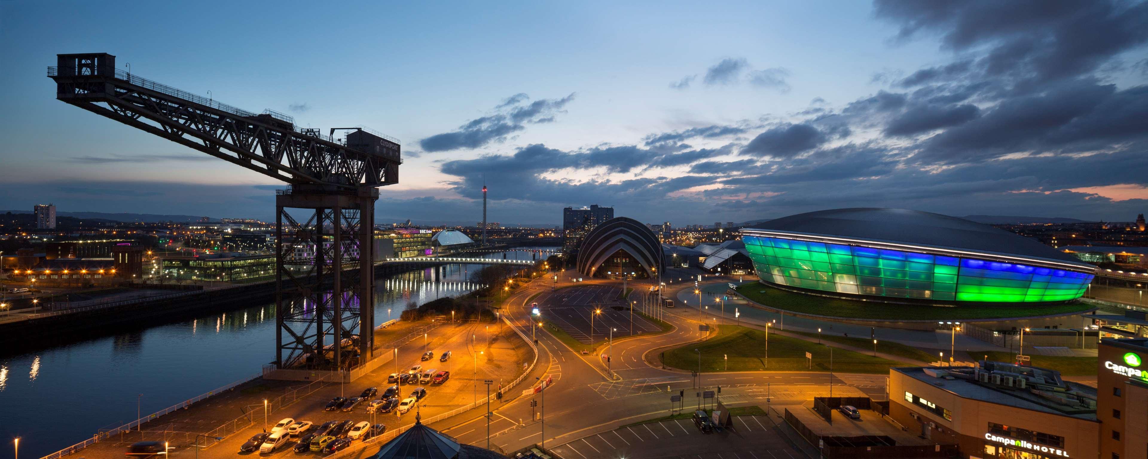 Vista Exterior Radisson RED Glasgow