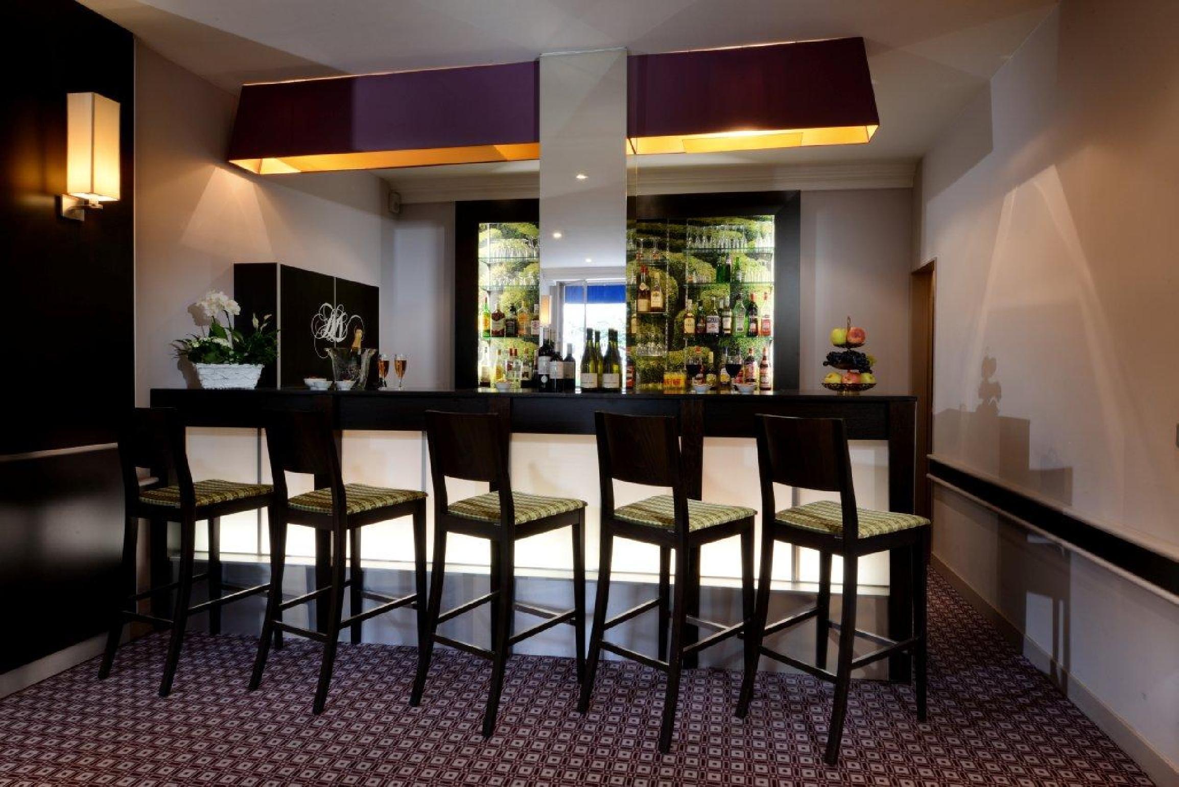 Bar/Salón Le Versailles