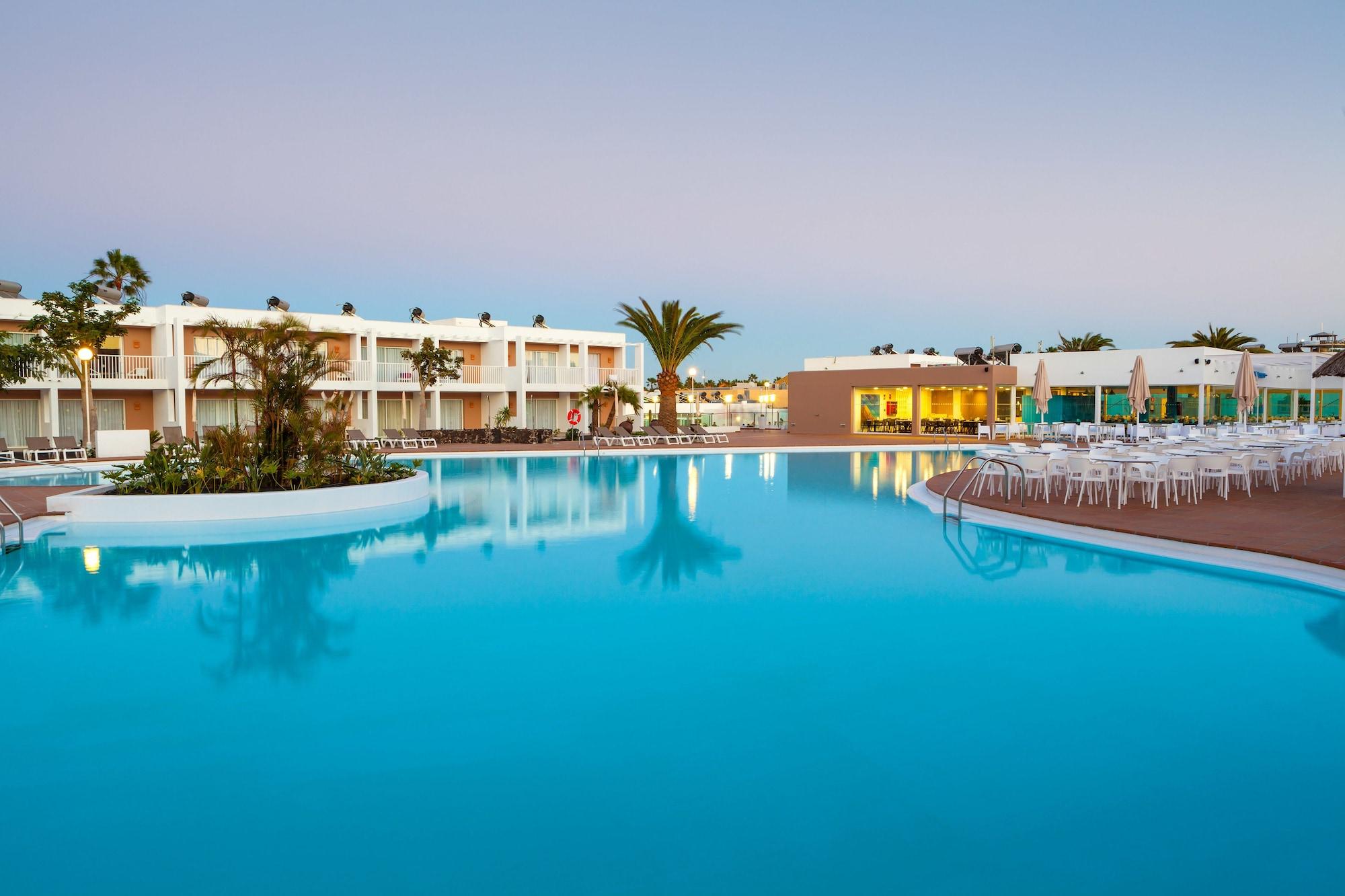 Vista Piscina LABRANDA Hotel Bahía de Lobos