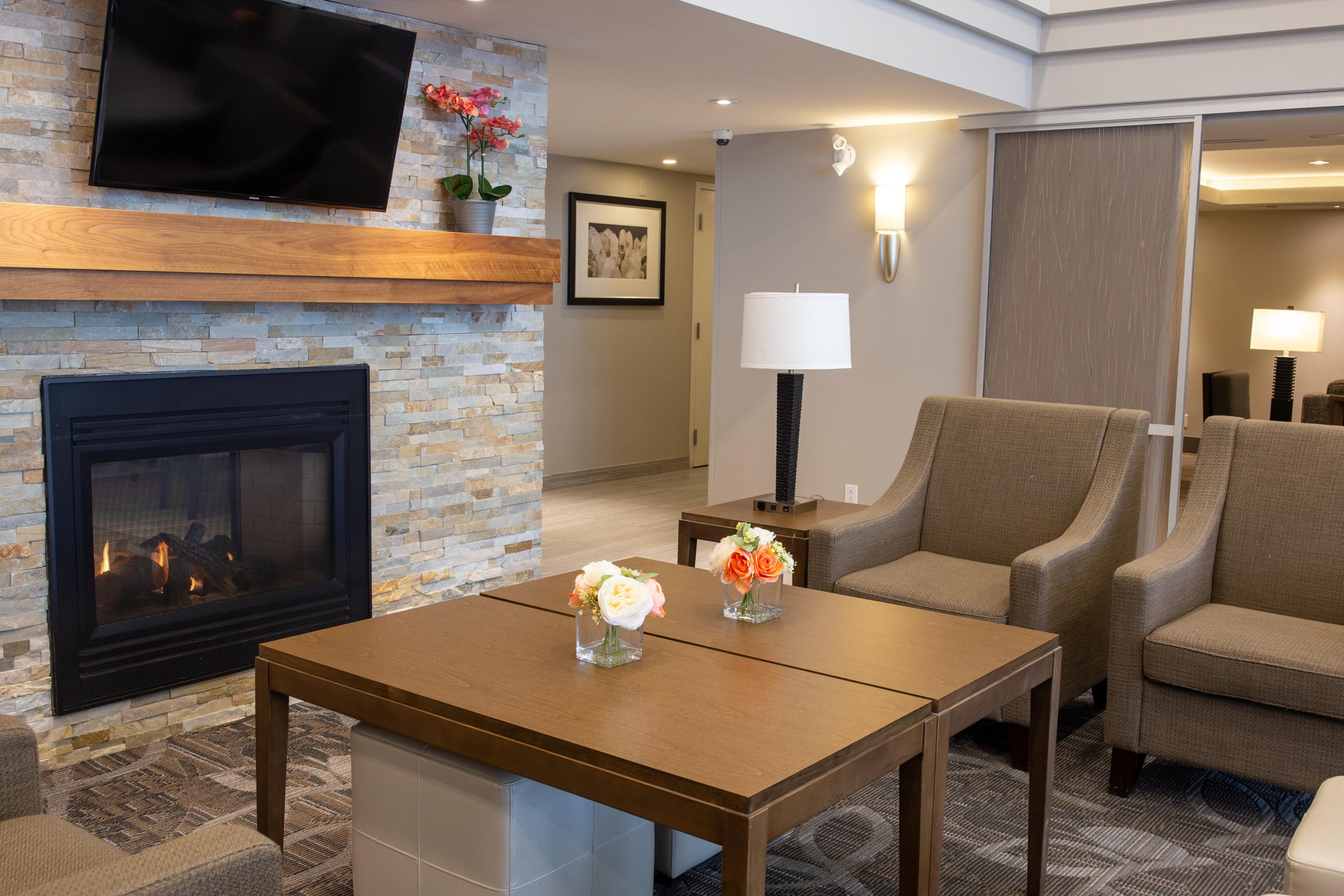 Vista Lobby Staybridge Suites Toronto - Vaughan South by IHG