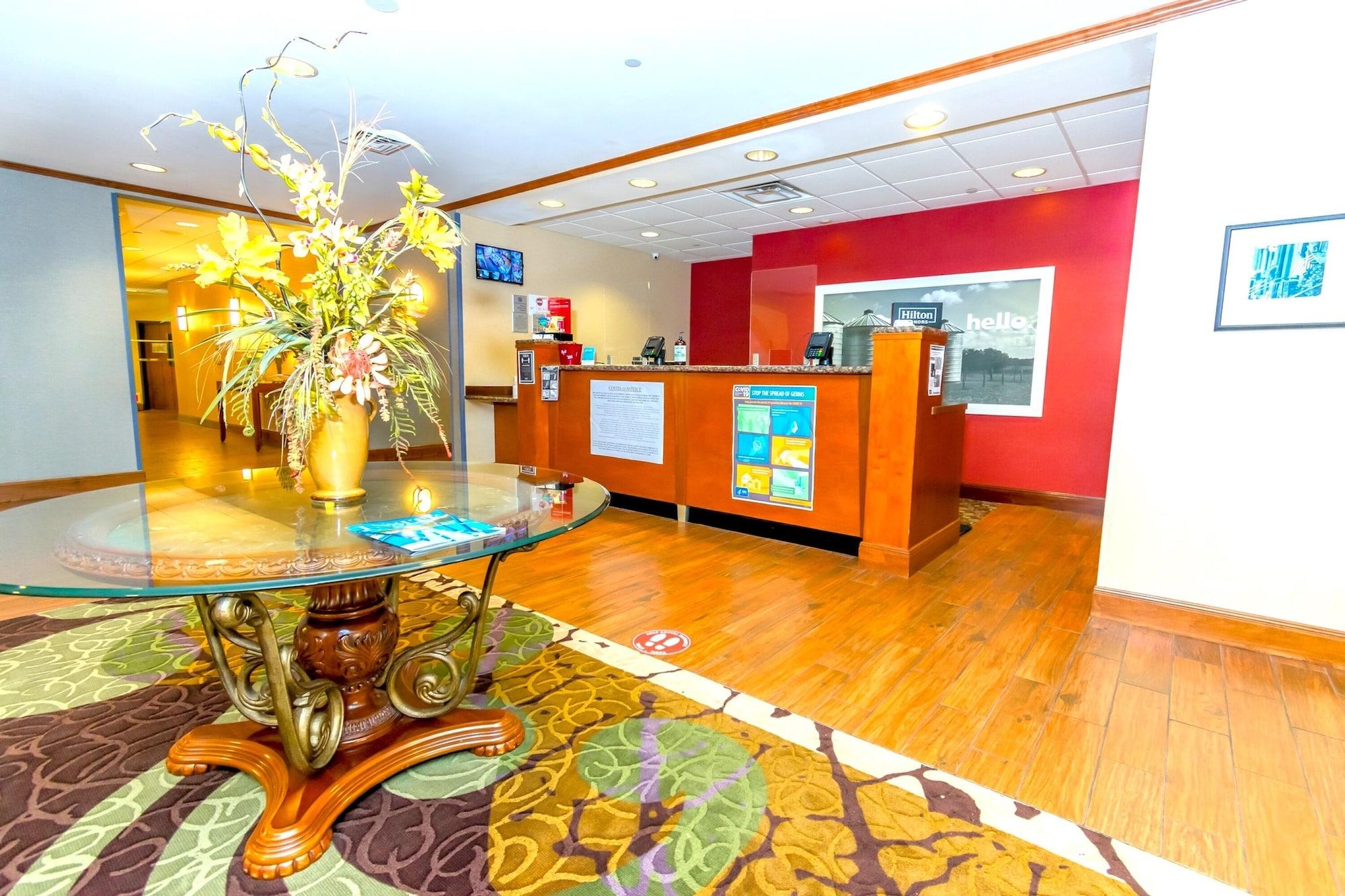 Vista Lobby Hampton Inn and Suites College Station