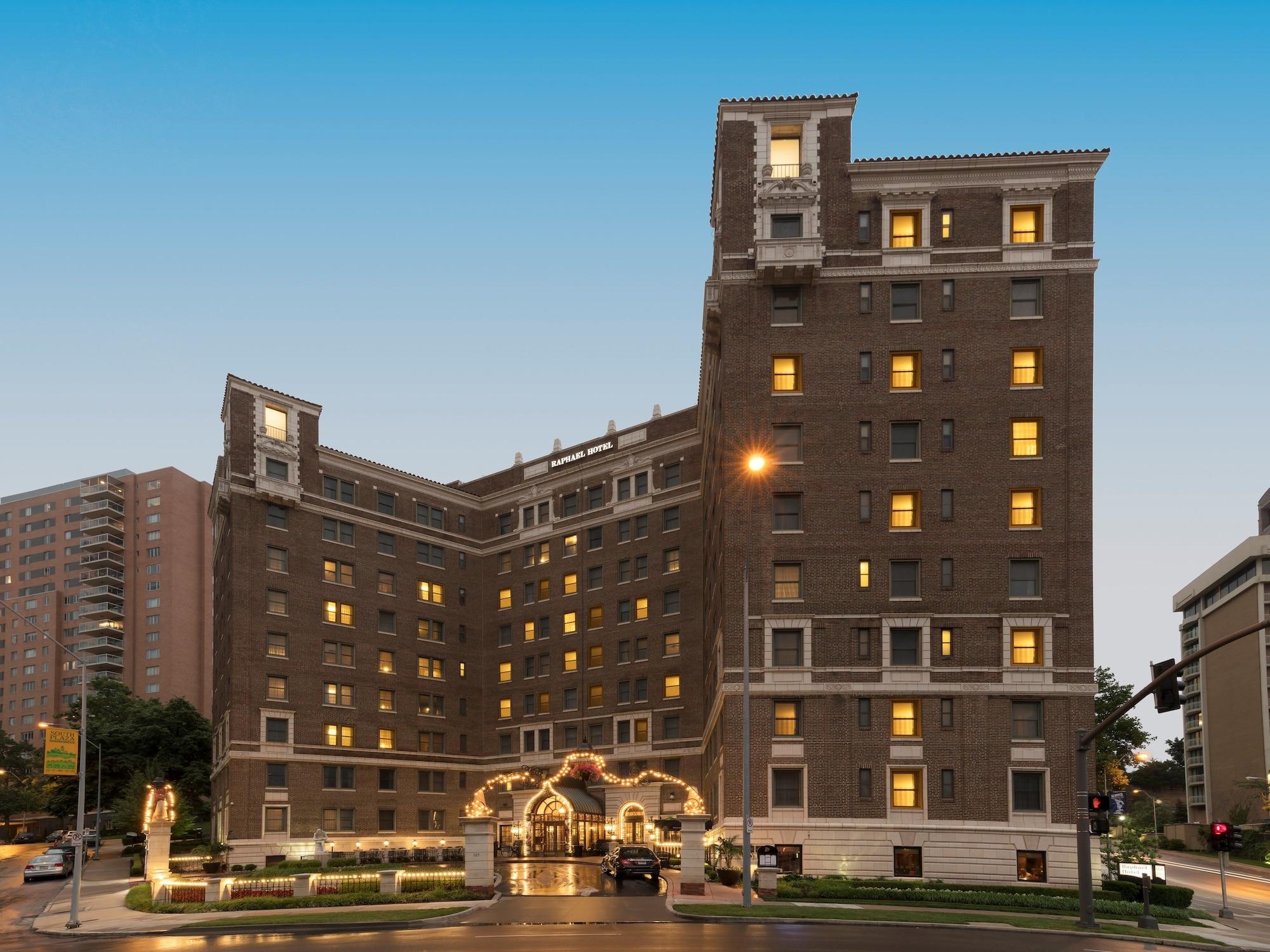 Vista Exterior The Raphael Hotel, Autograph Collection