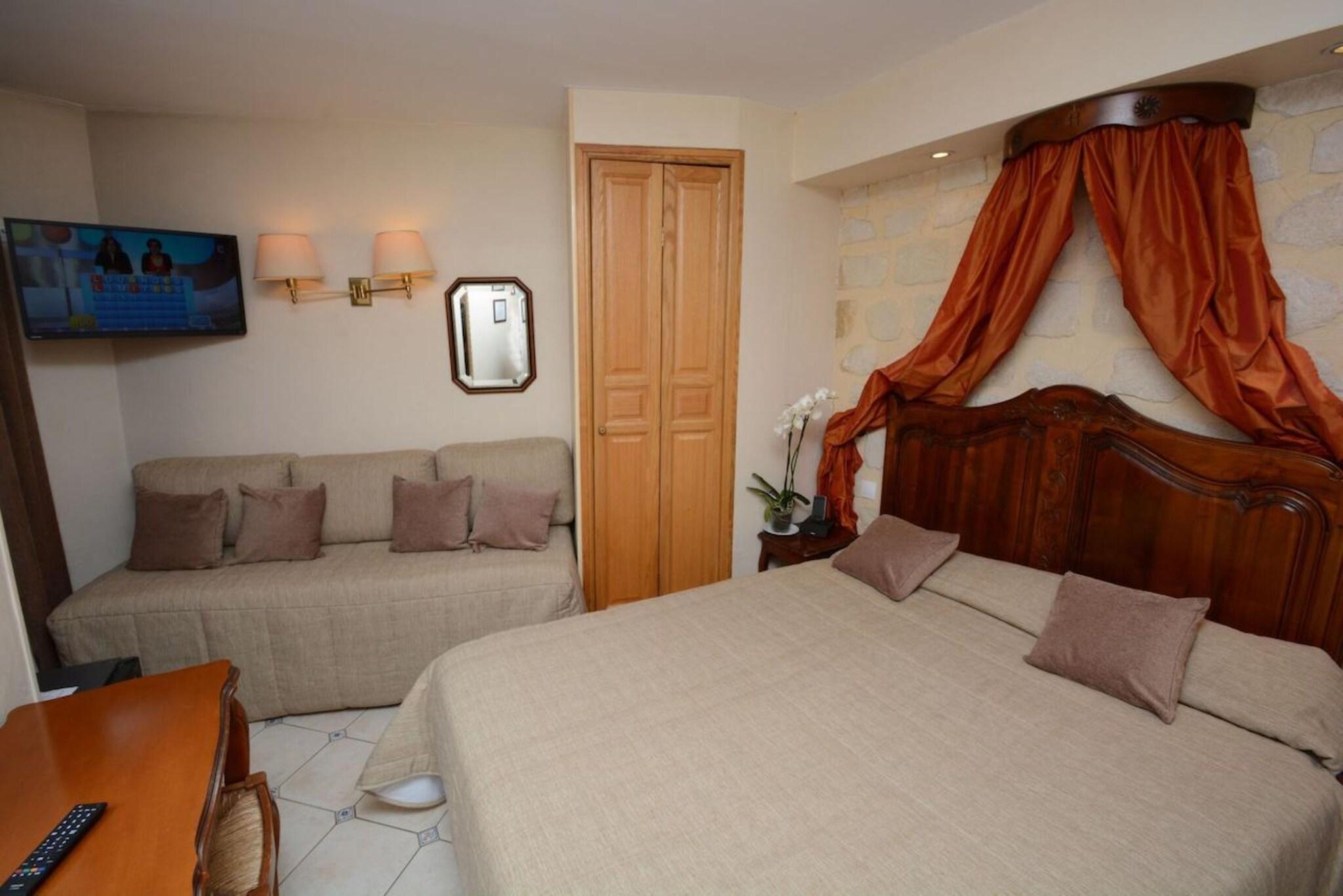 Vista Exterior Familia Hotel