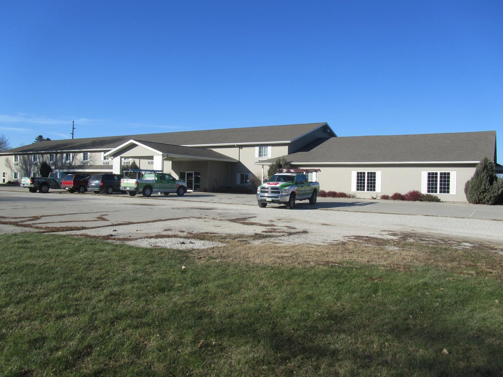 Vista Exterior Park View Inn & Suites and Conference Center