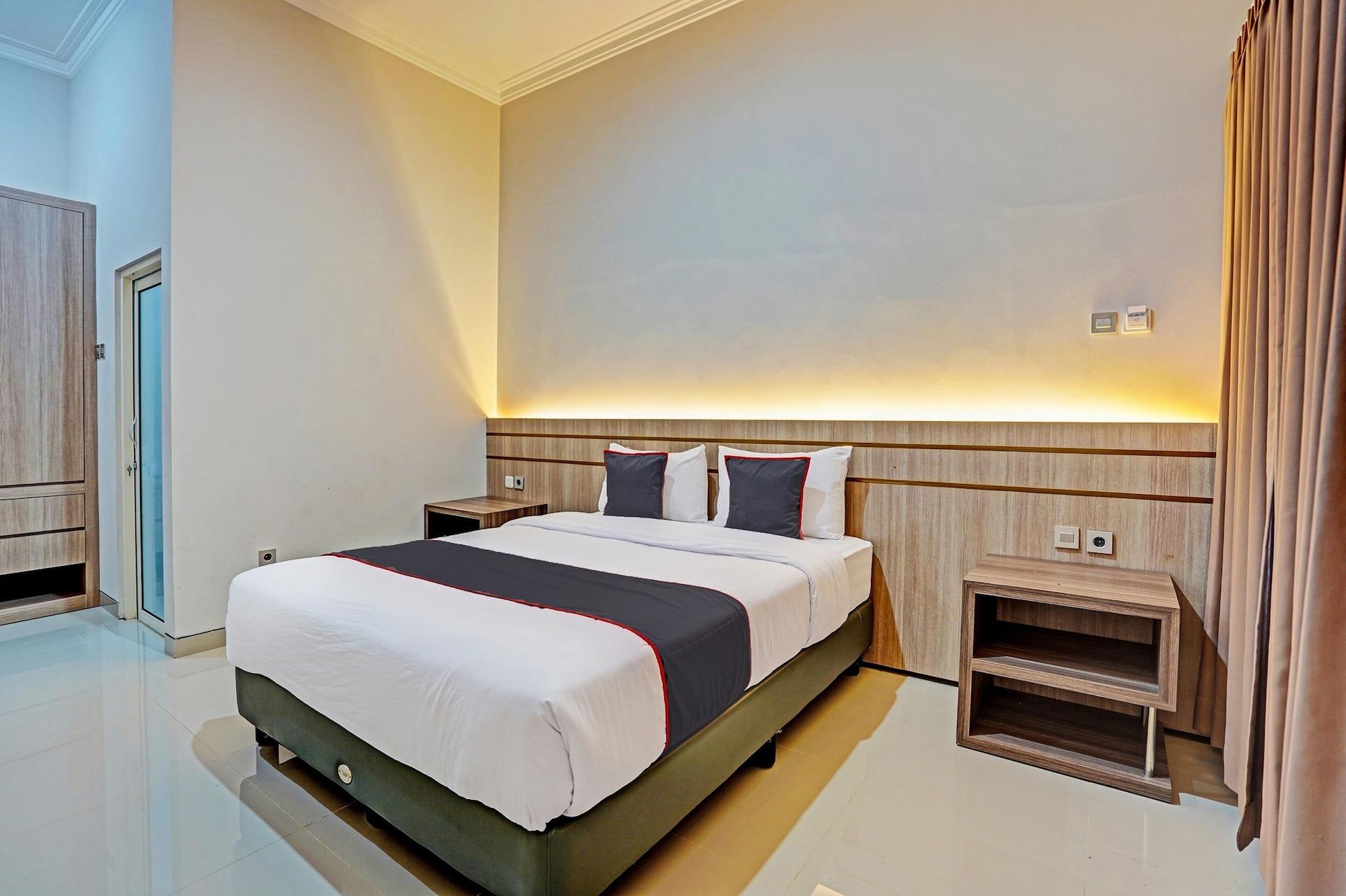 Varios Capital O 91166 El Malik Hotel