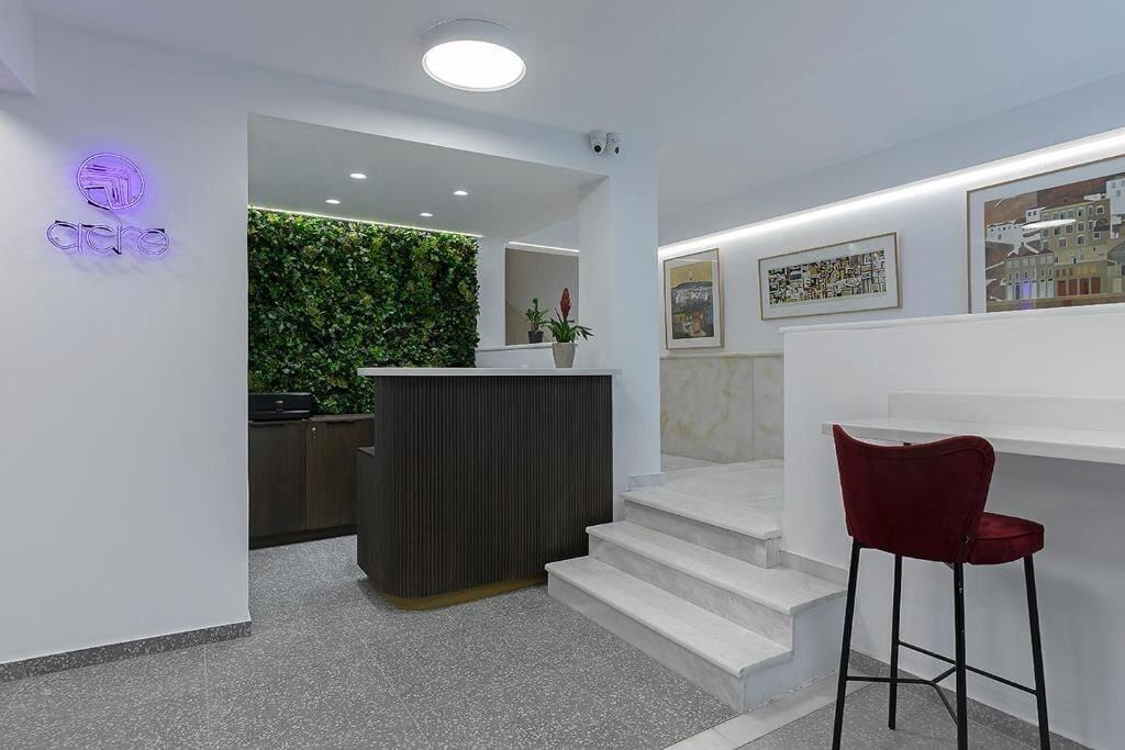 Vista Lobby Acro Urban Suites