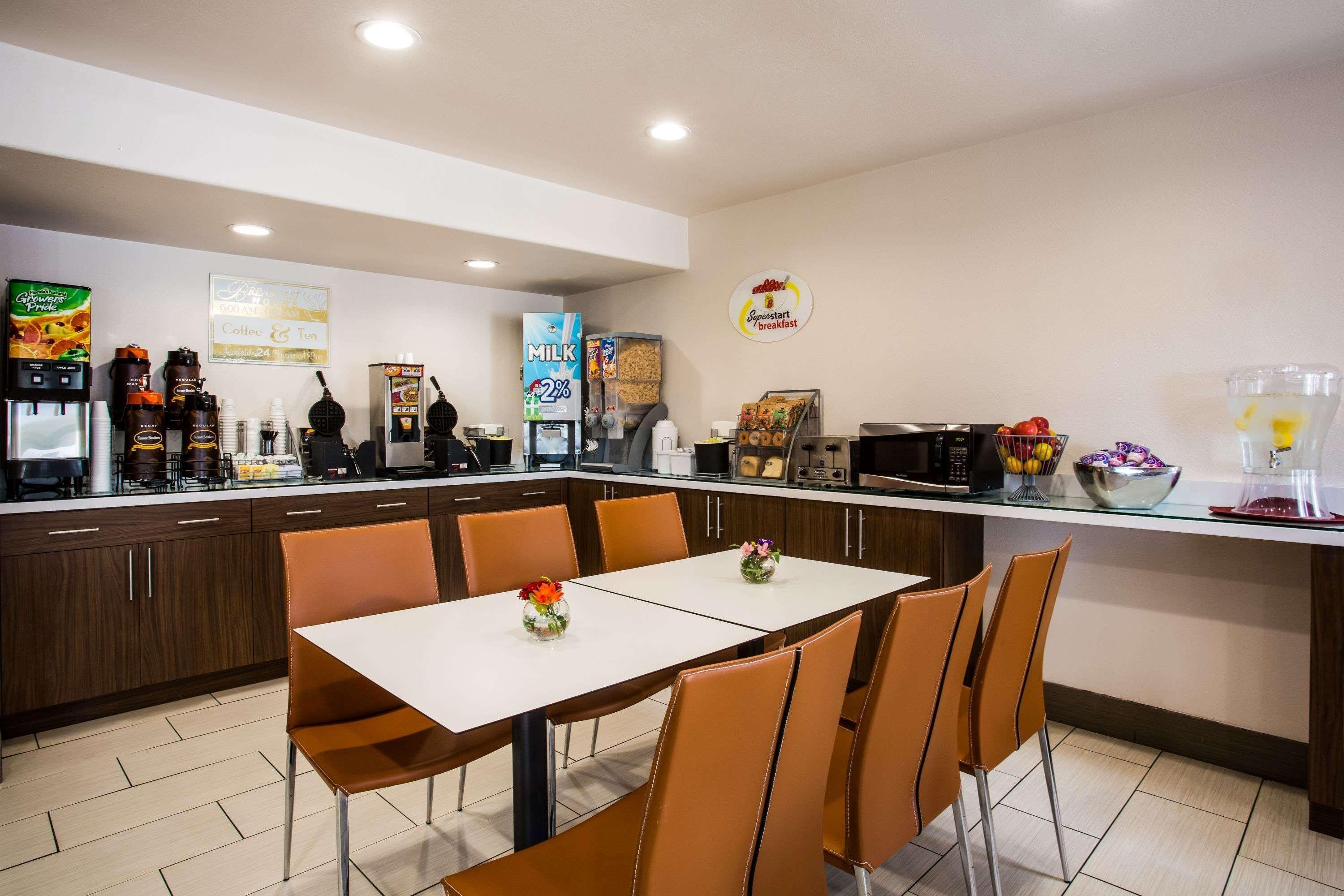 Restaurant Super 8 by Wyndham Flagstaff